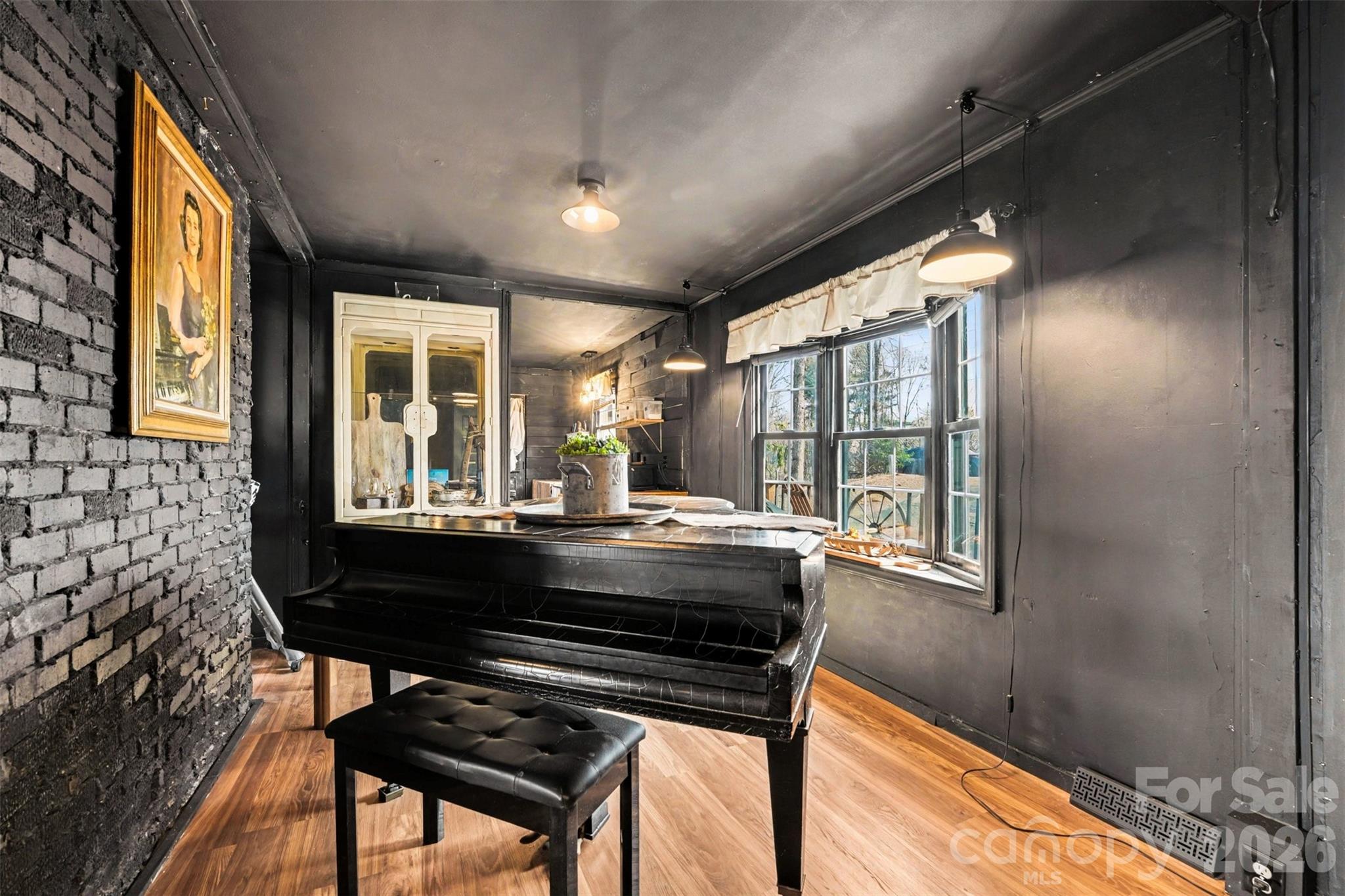 5475 Pine Ridge Drive