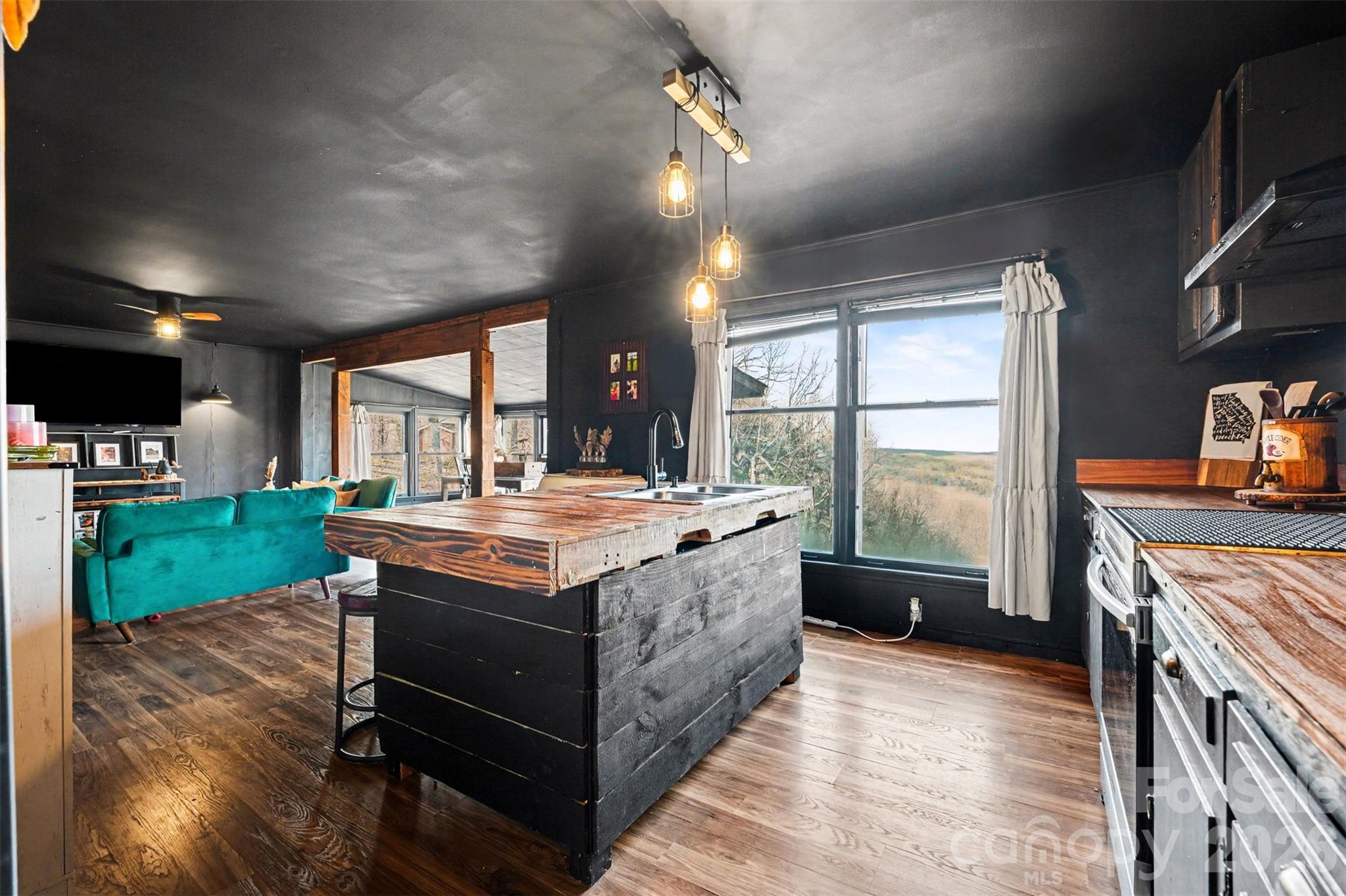 5475 Pine Ridge Drive