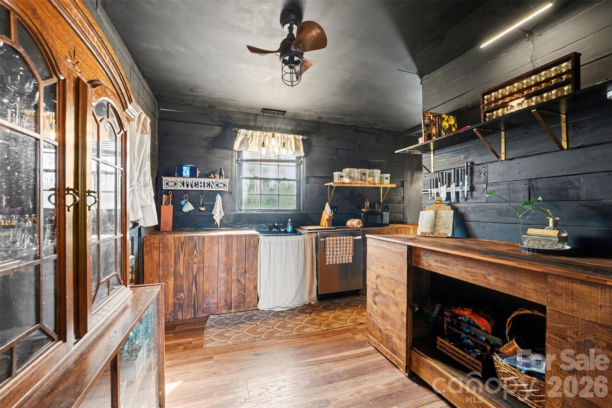 5475 Pine Ridge Drive