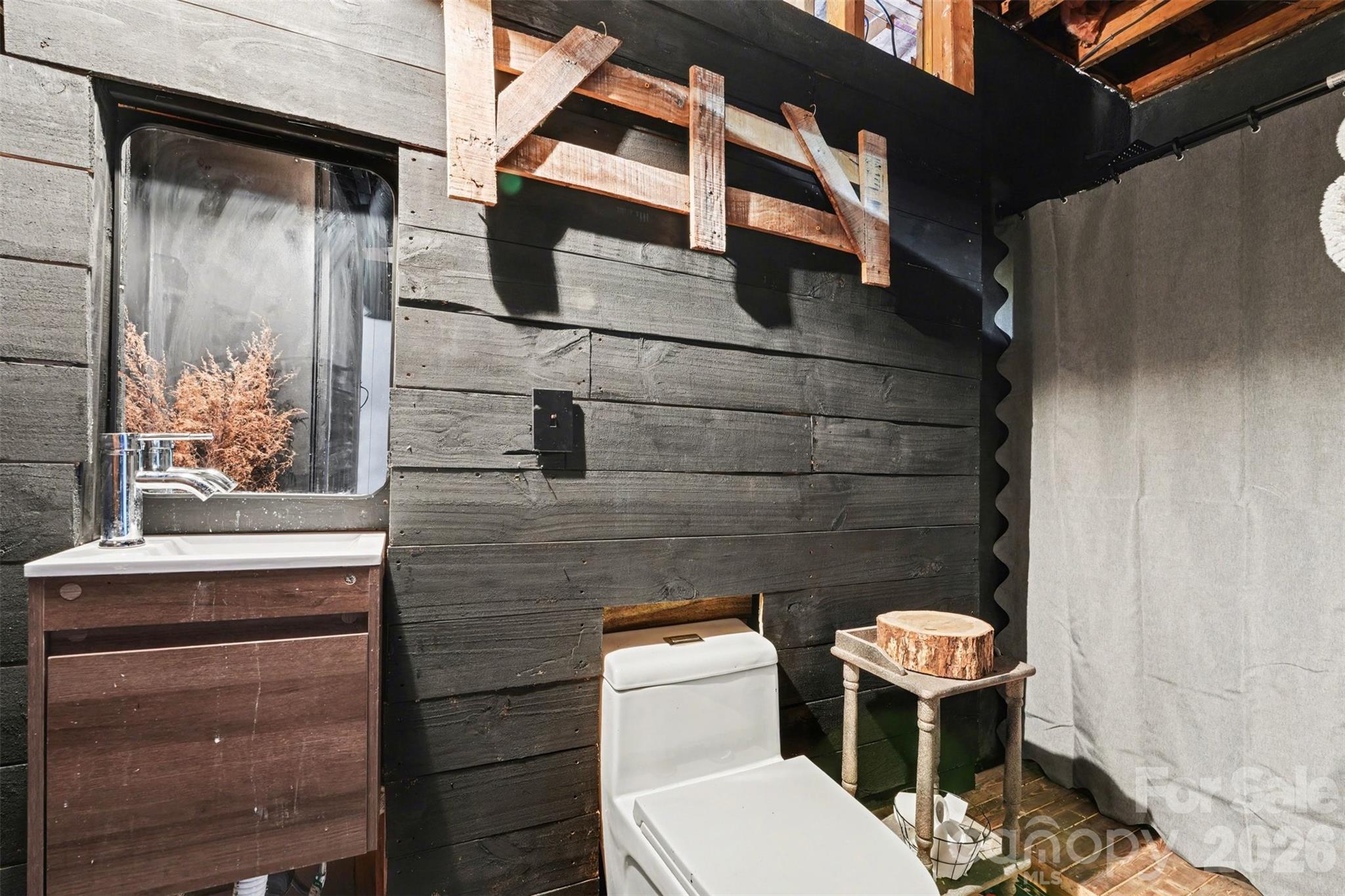 5475 Pine Ridge Drive