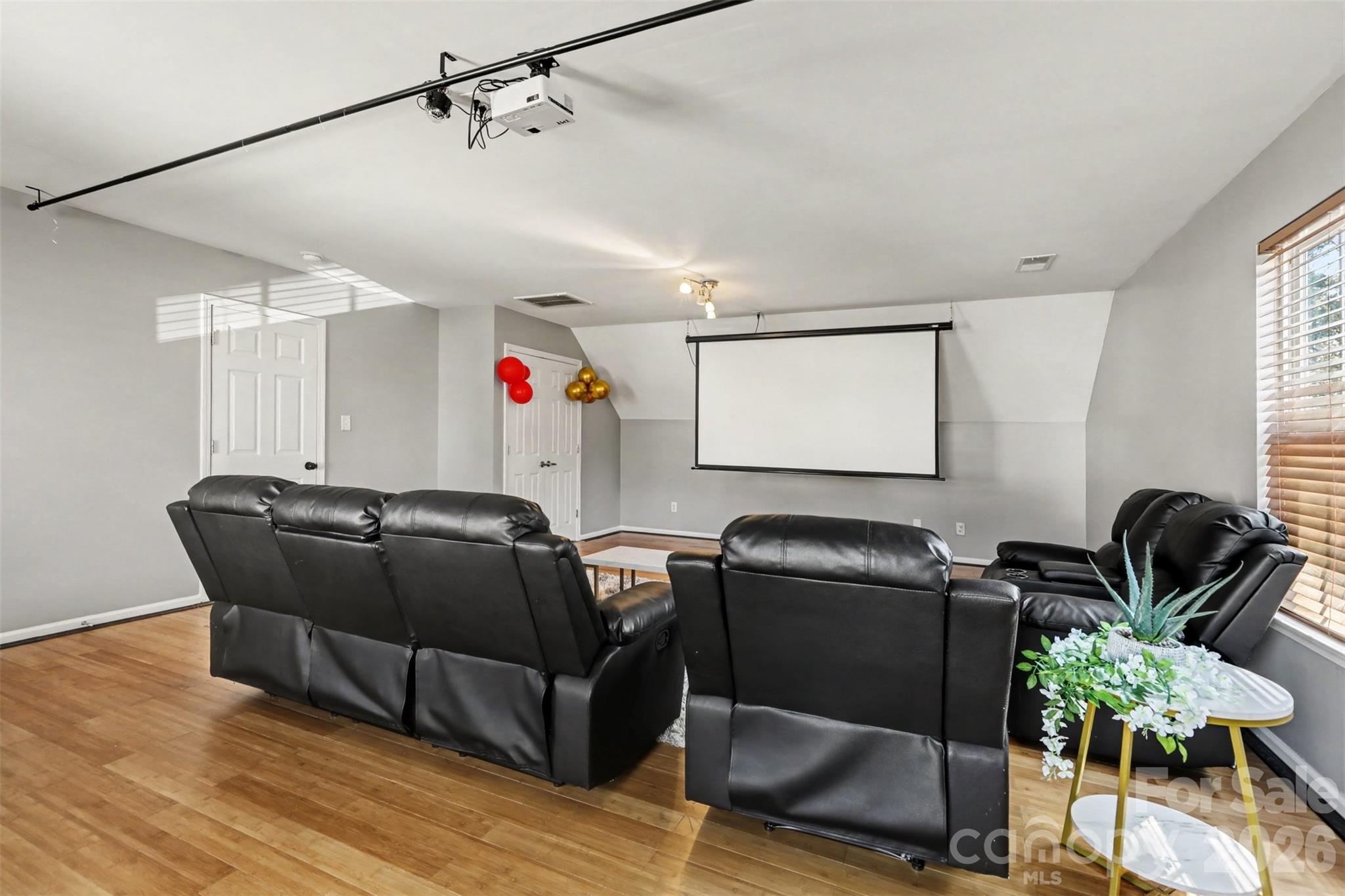 1432 Bedlington Drive NW