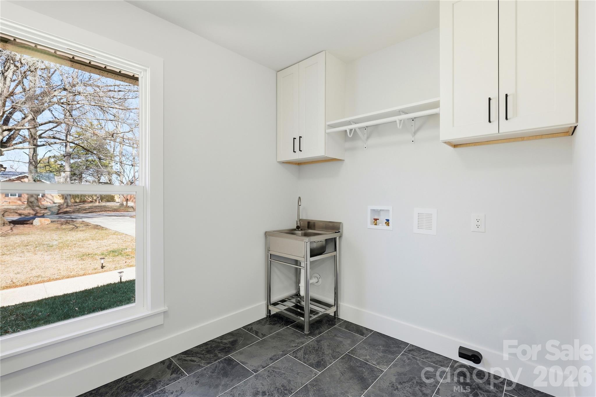 7834 Rainbow Drive