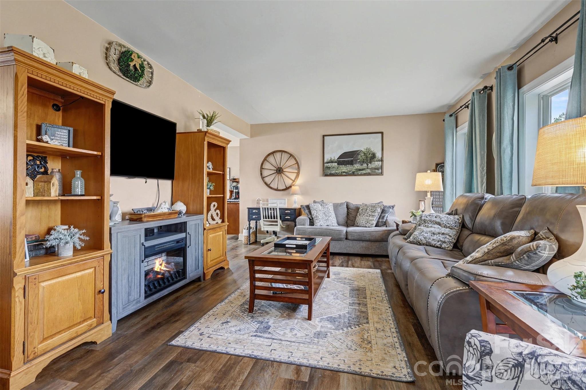 2262 Center Road