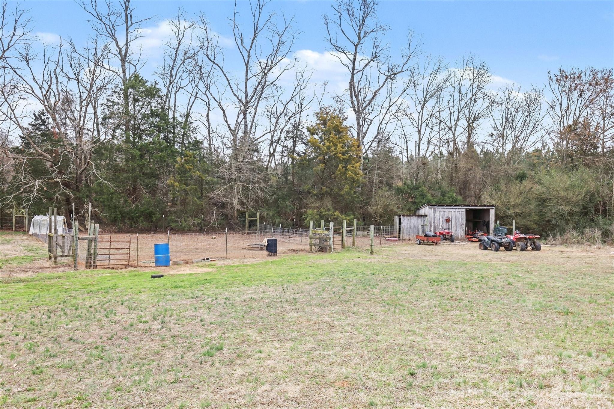 2262 Center Road