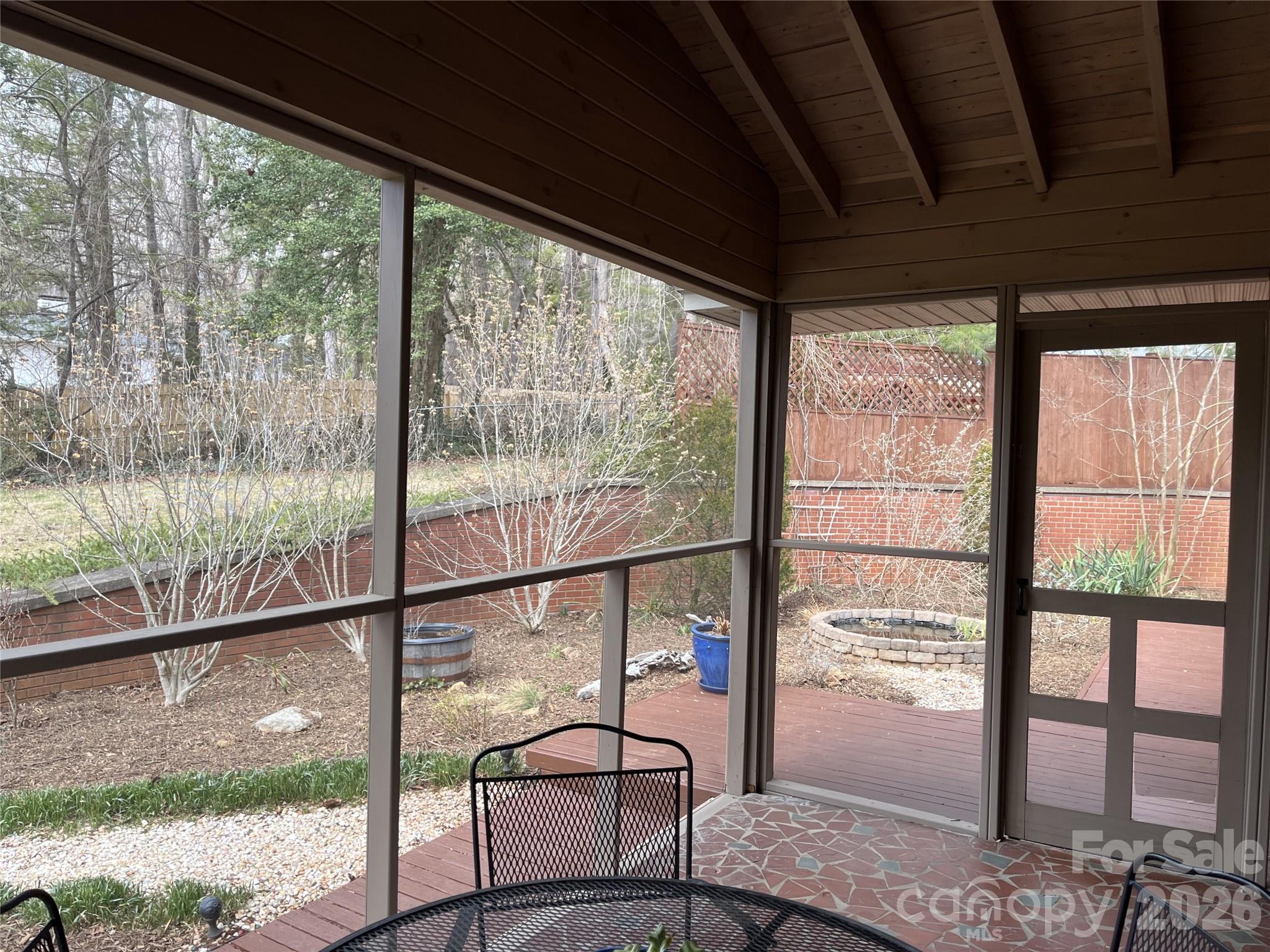 8 N Oak Forest Drive