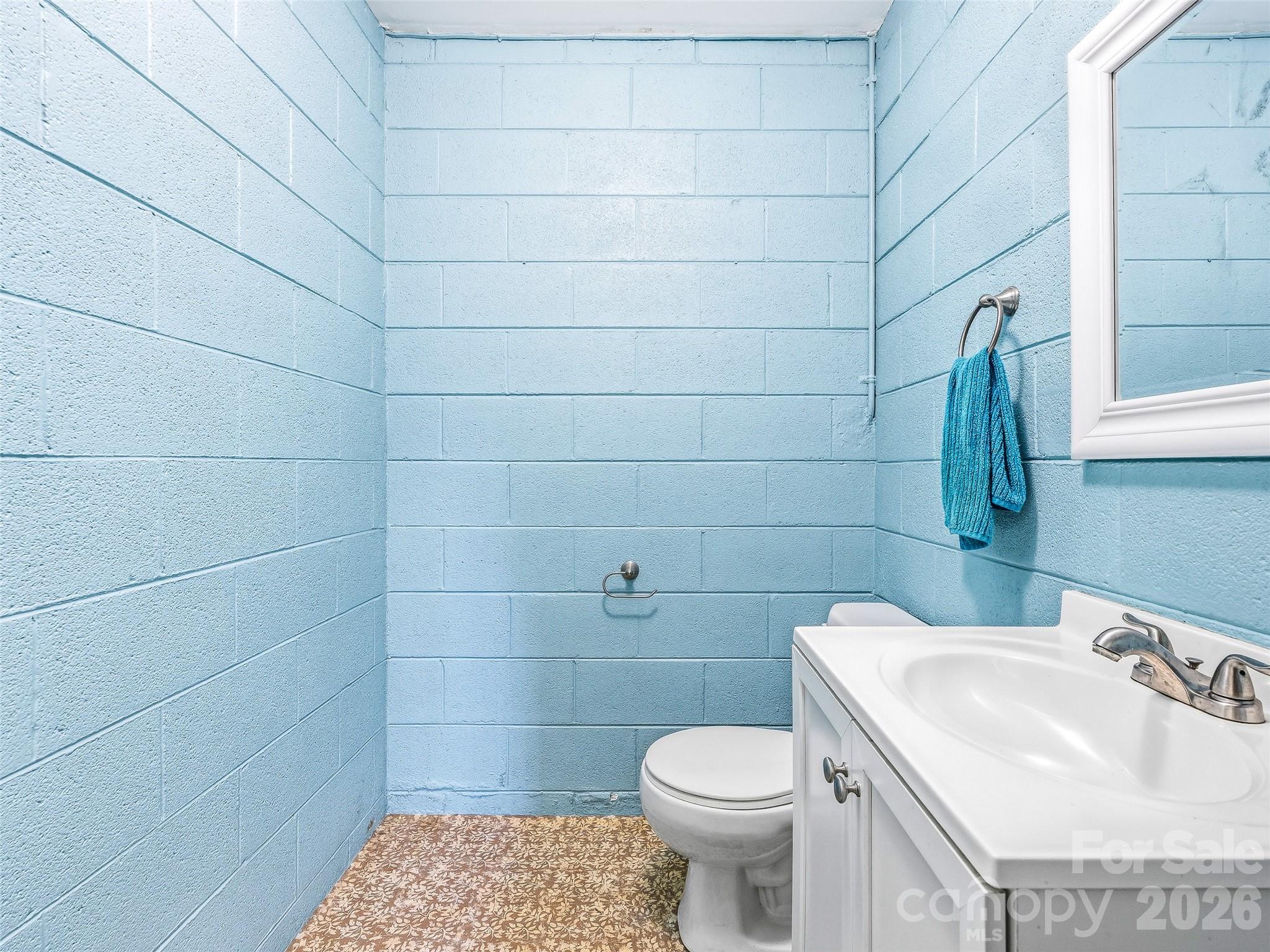 8 N Oak Forest Drive
