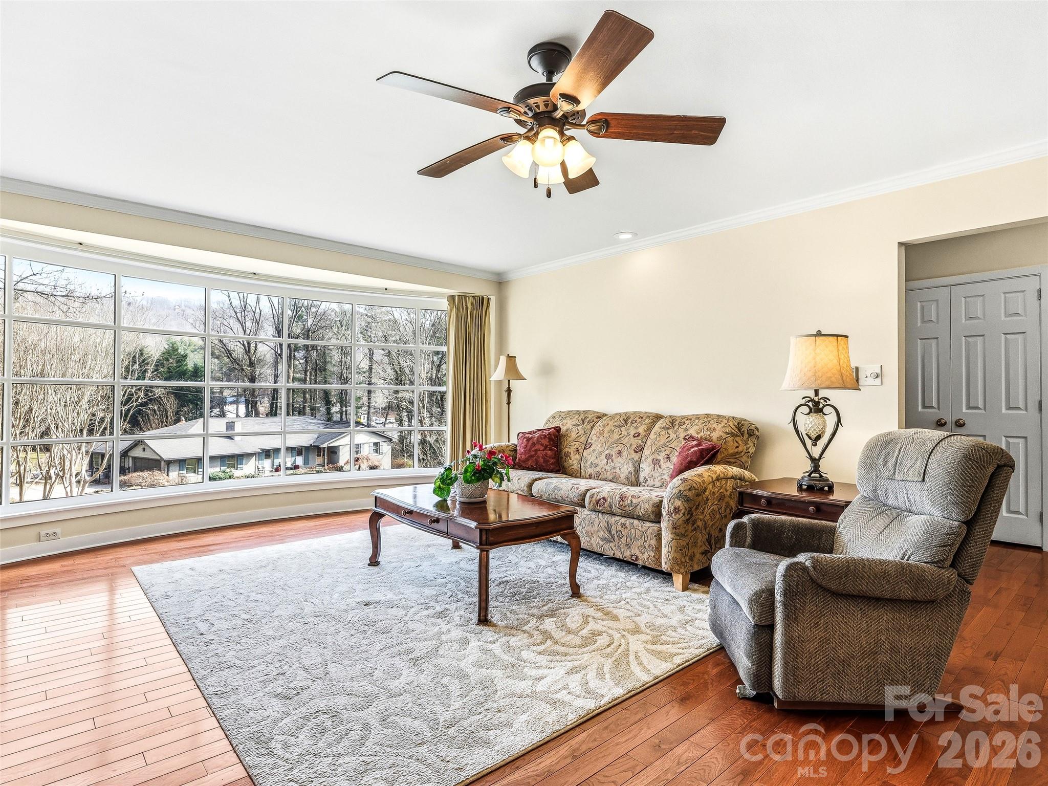 8 N Oak Forest Drive