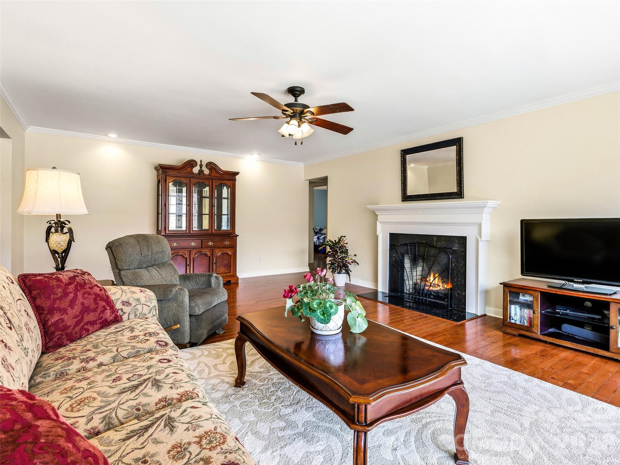 8 N Oak Forest Drive