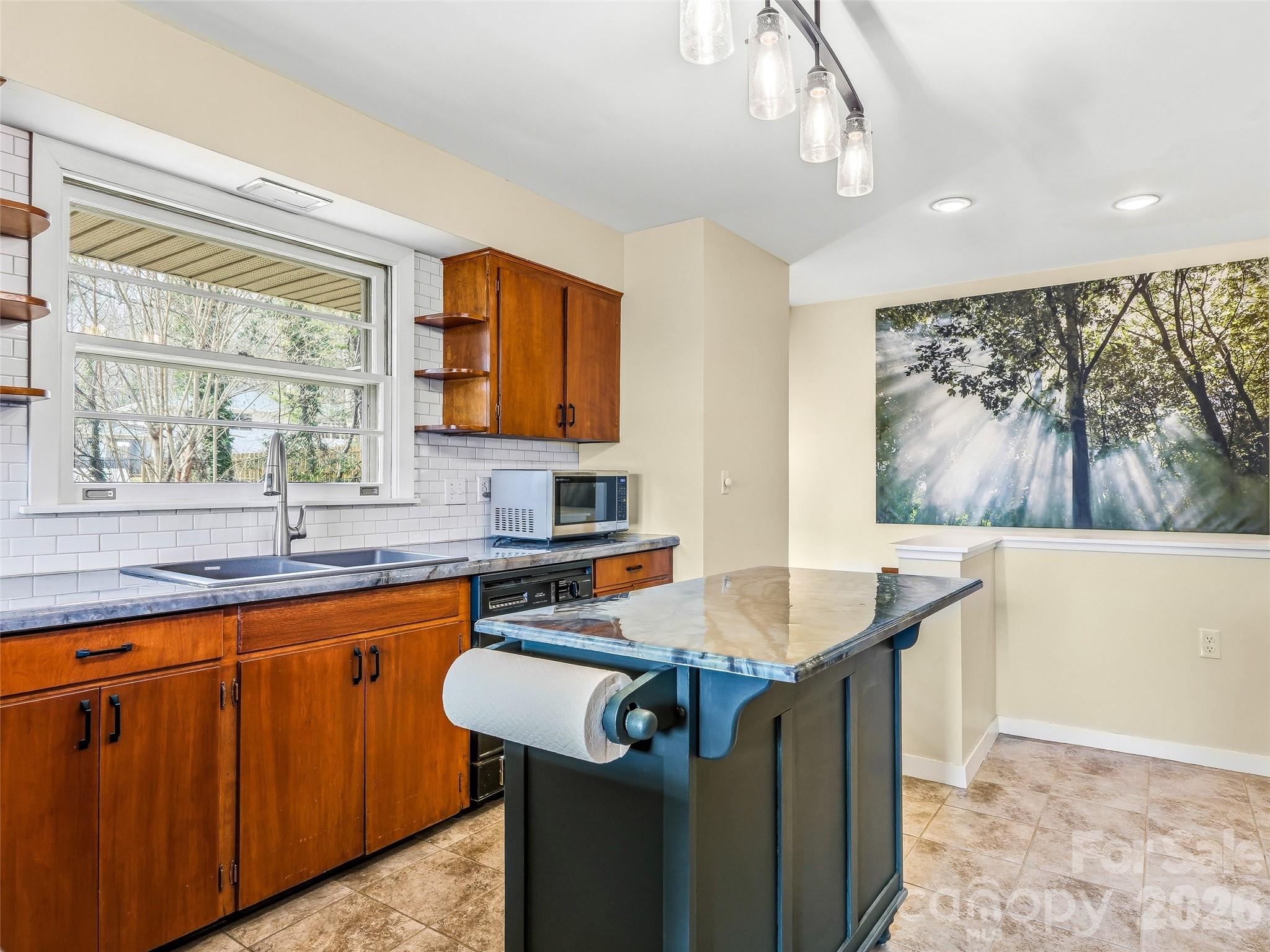 8 N Oak Forest Drive