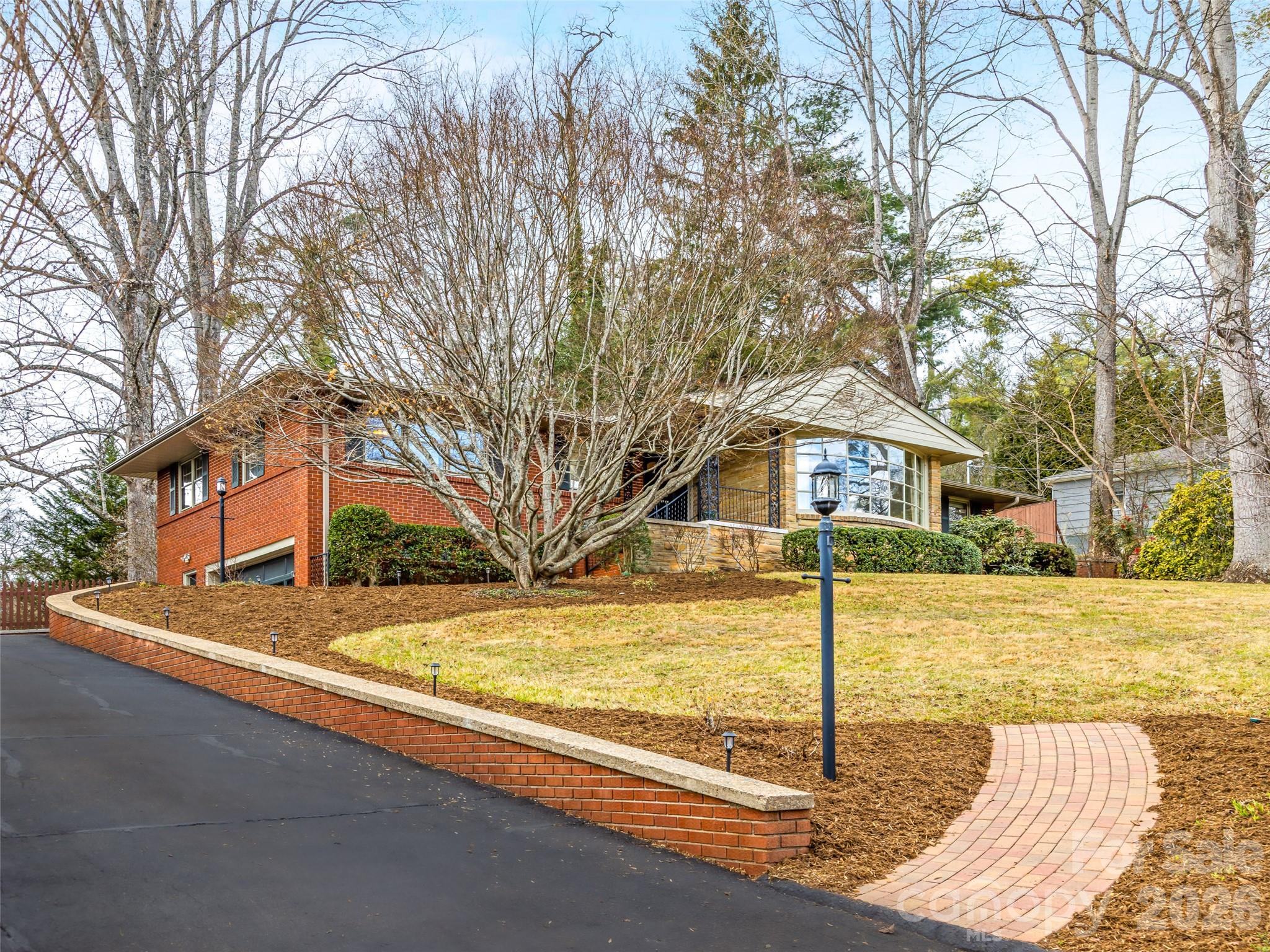 8 N Oak Forest Drive