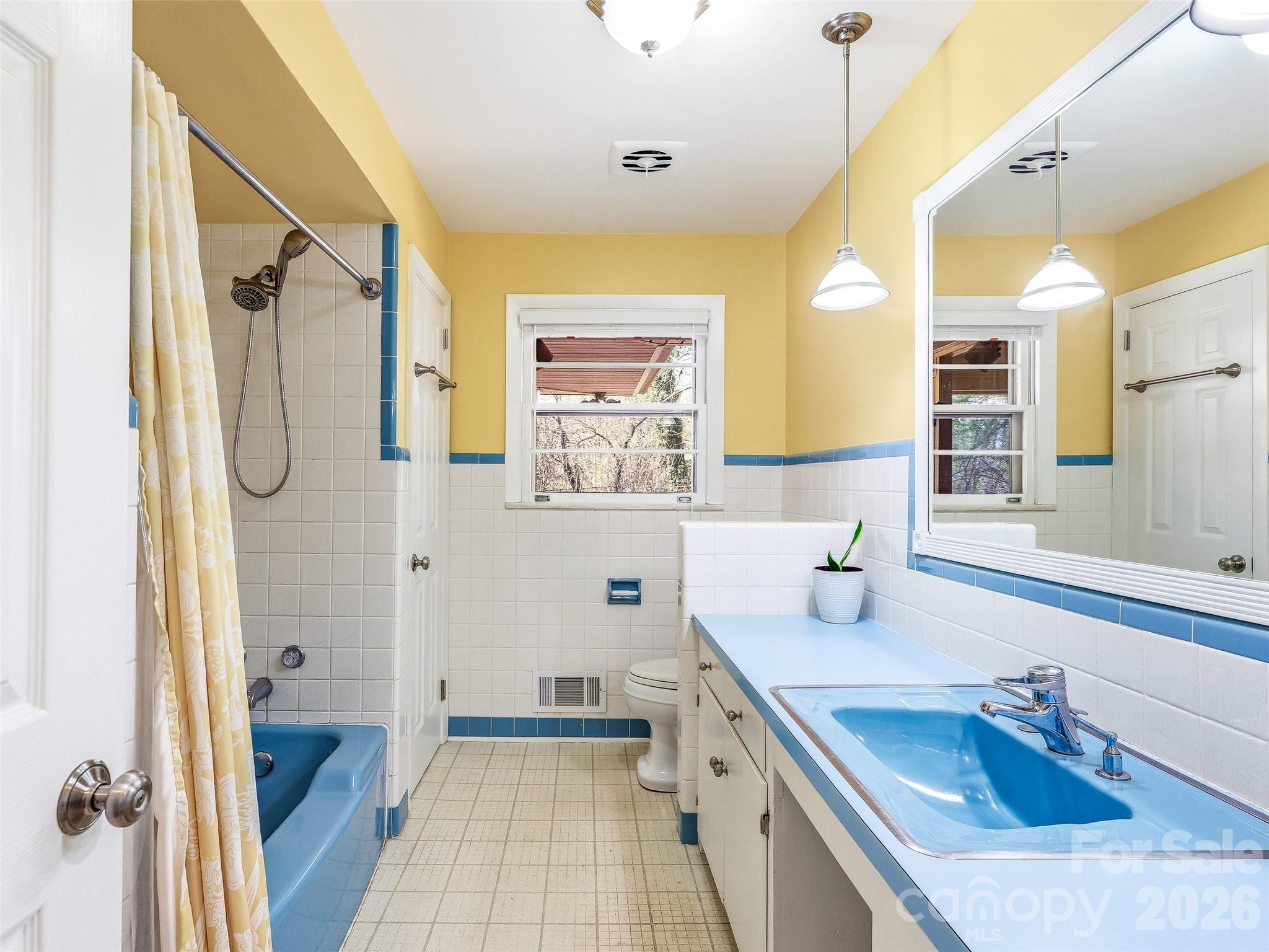 8 N Oak Forest Drive