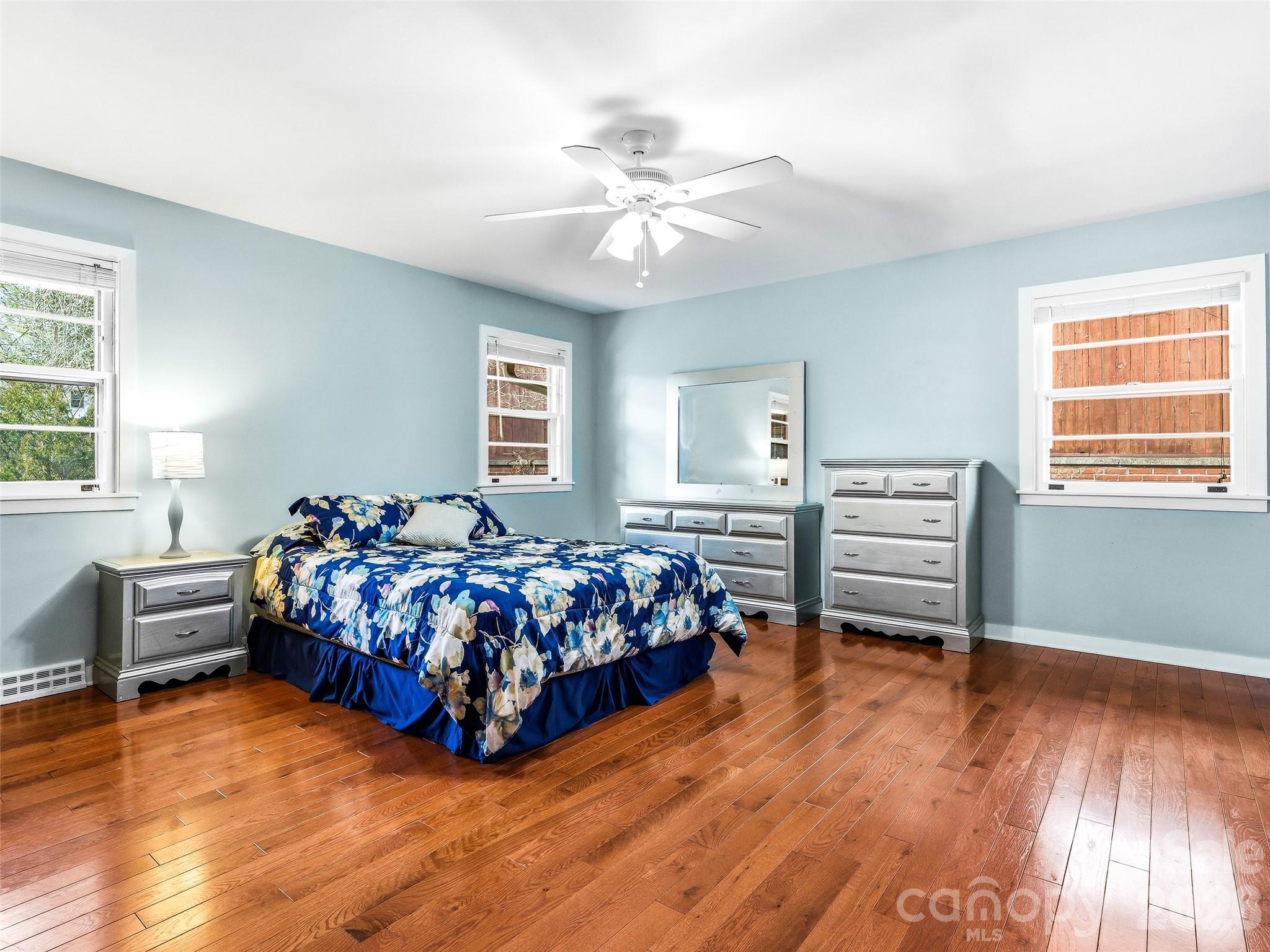 8 N Oak Forest Drive