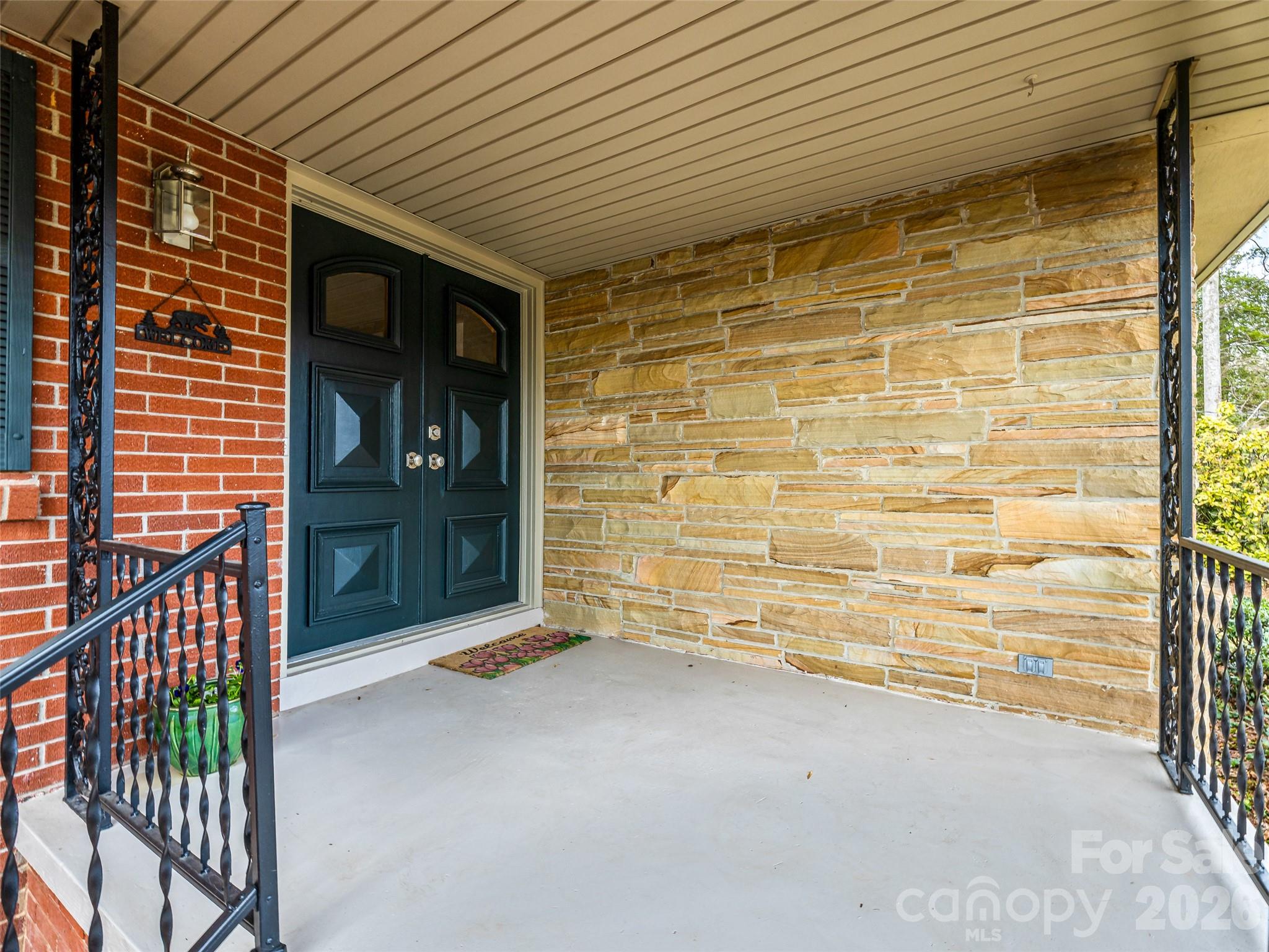 8 N Oak Forest Drive