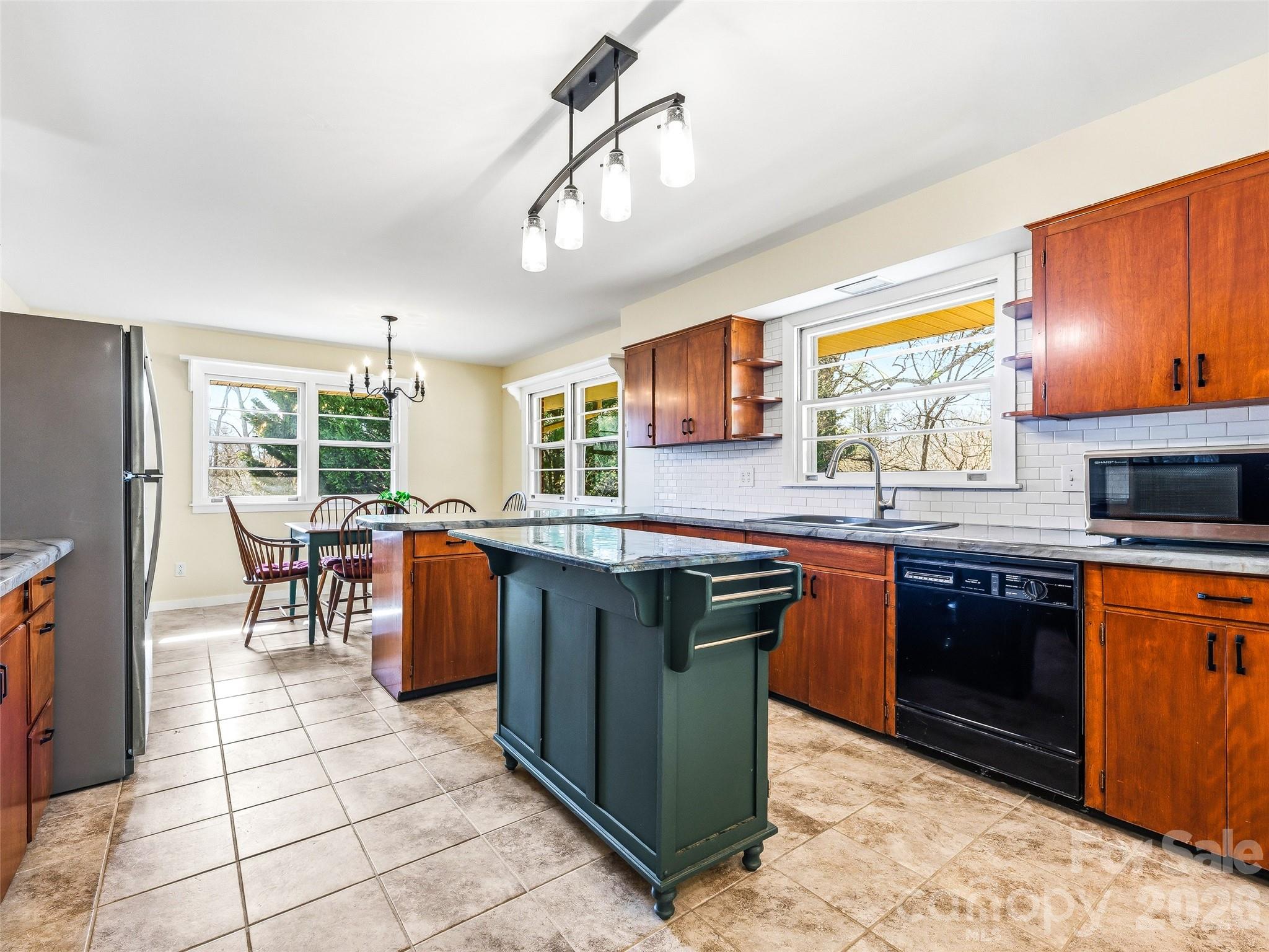 8 N Oak Forest Drive