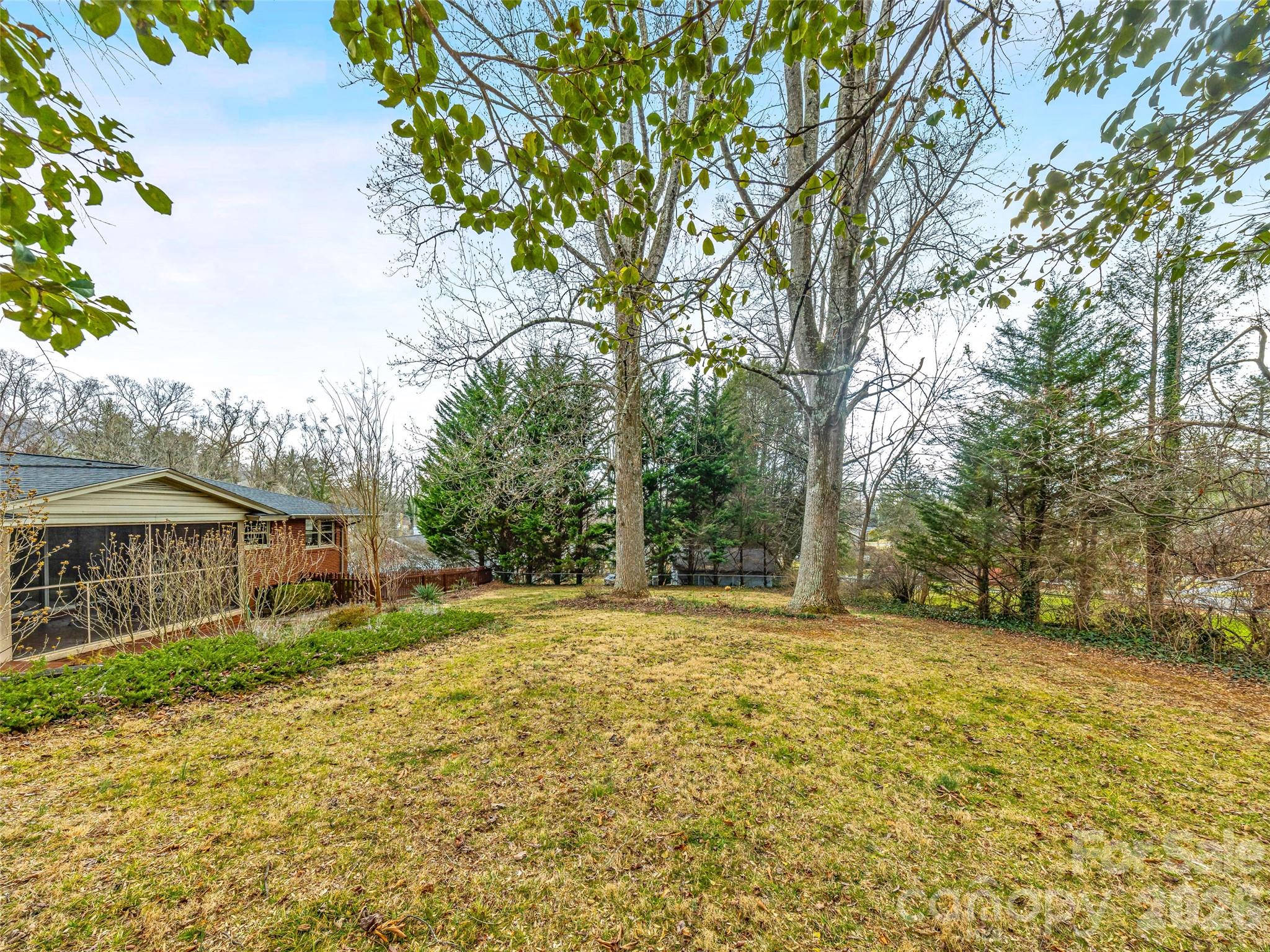 8 N Oak Forest Drive