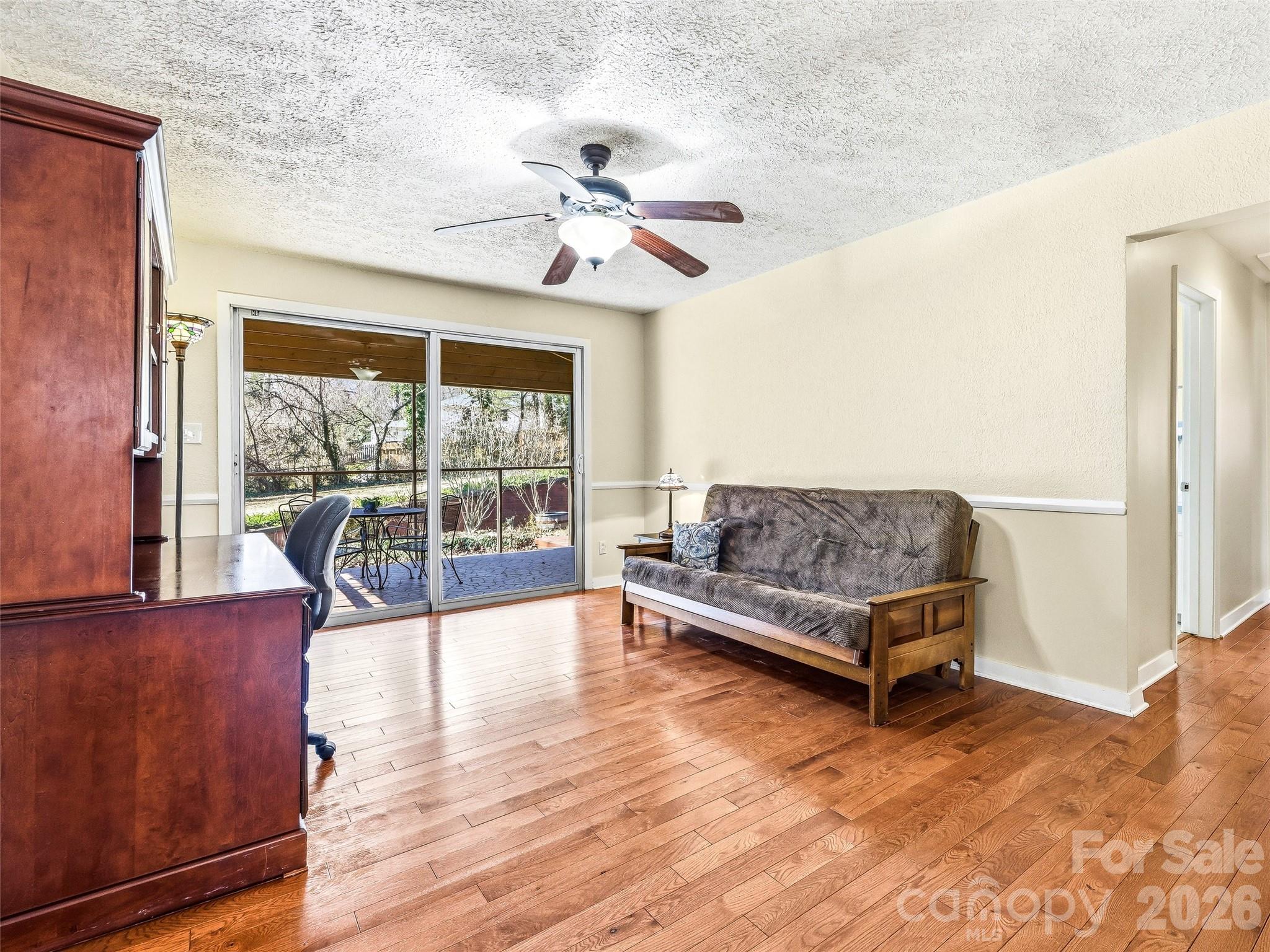 8 N Oak Forest Drive