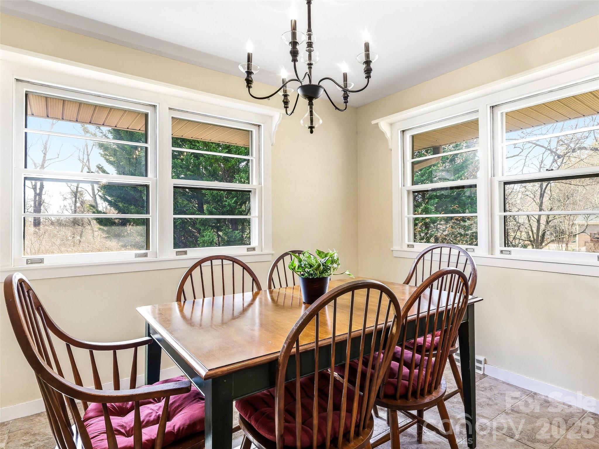 8 N Oak Forest Drive