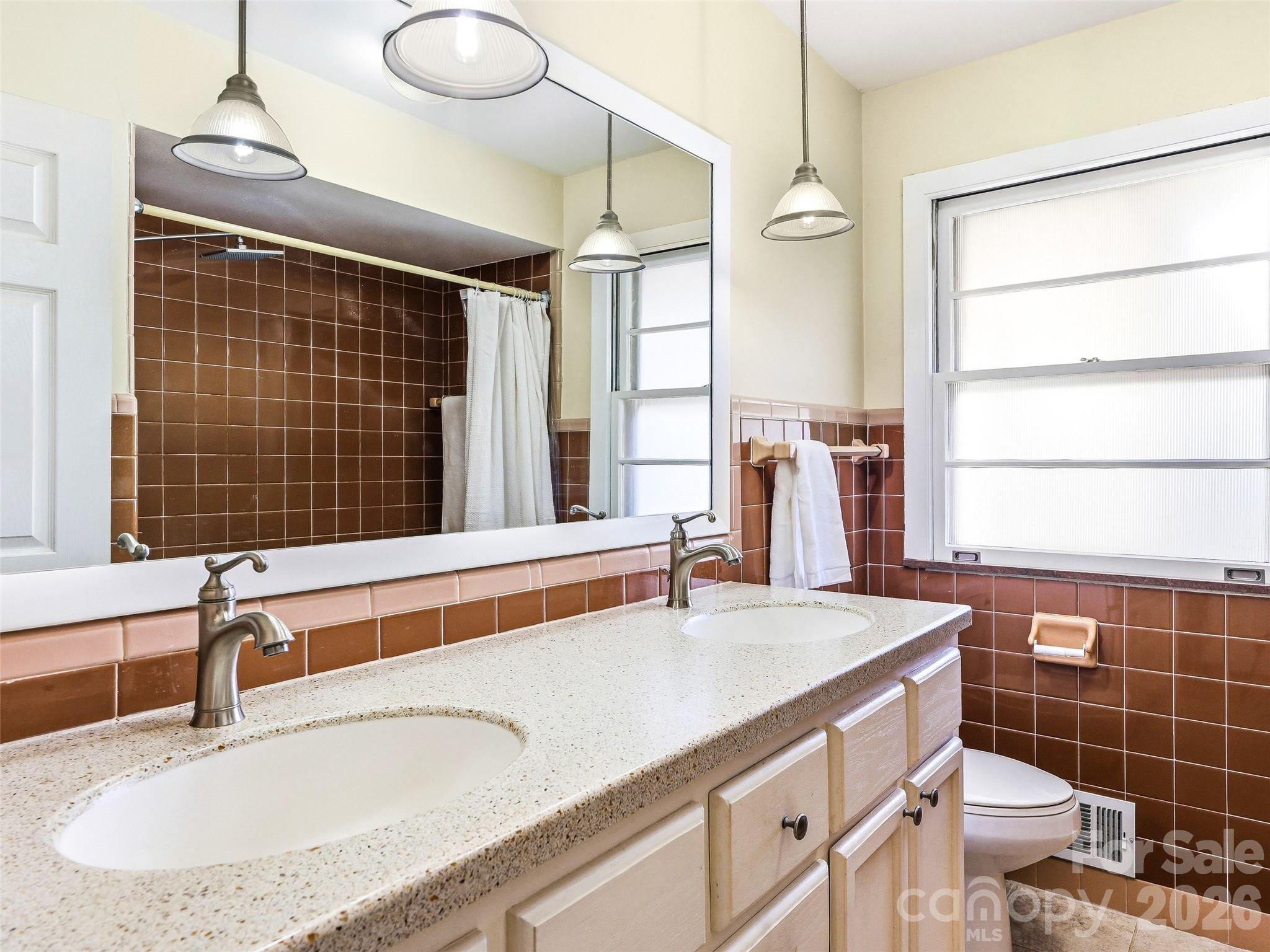 8 N Oak Forest Drive