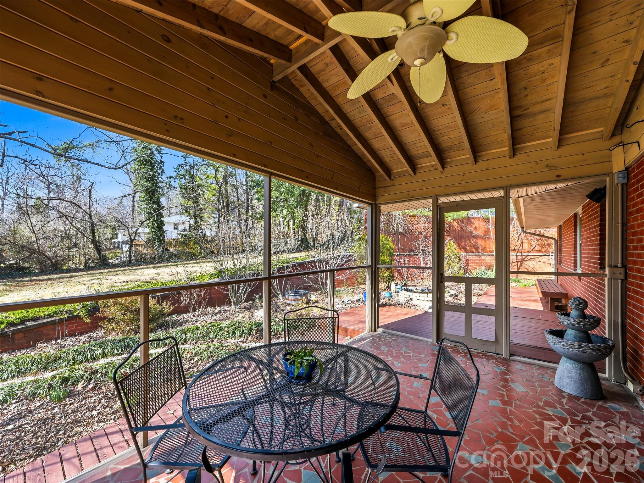 8 N Oak Forest Drive