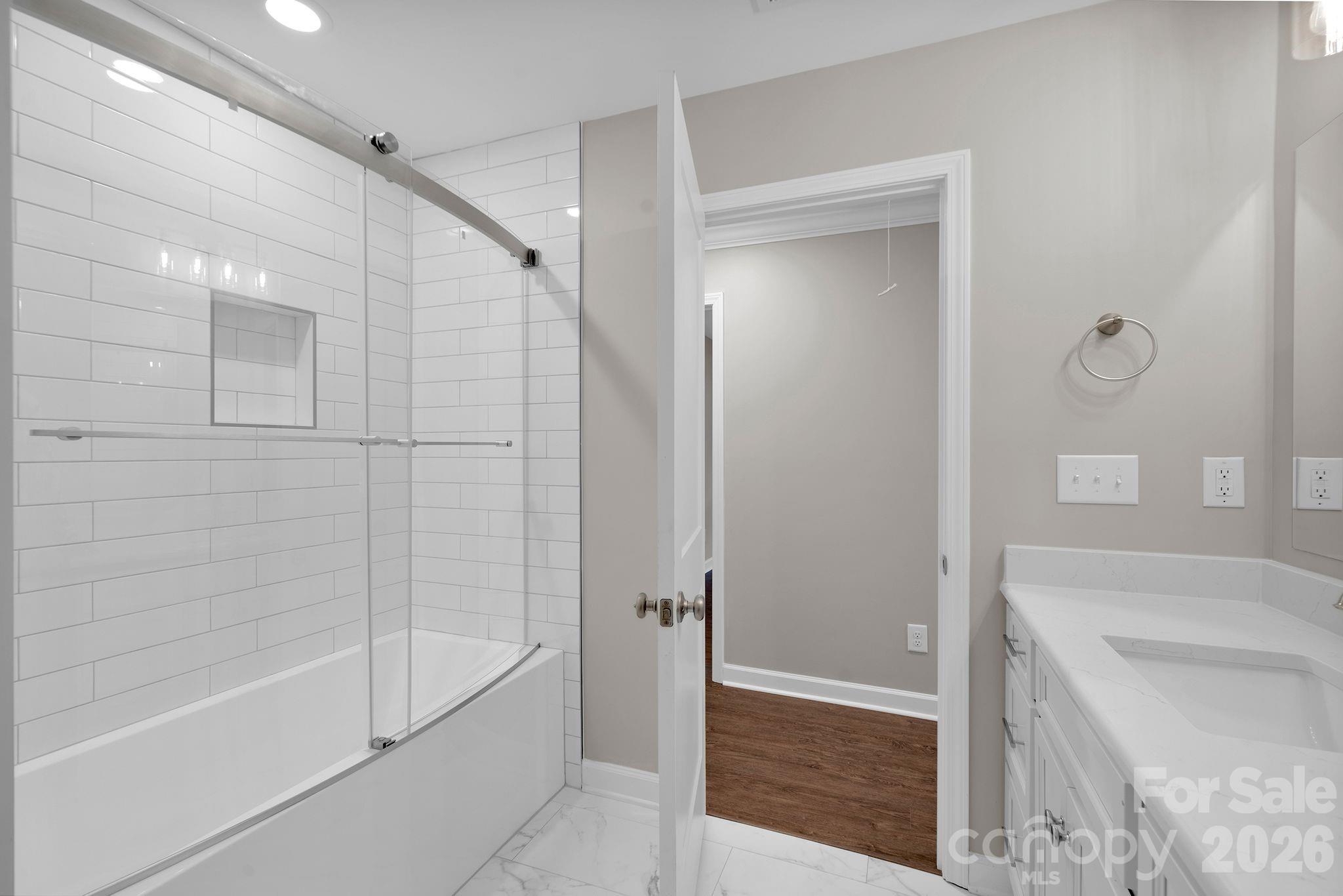 6125 Holland Drive Unit: 6