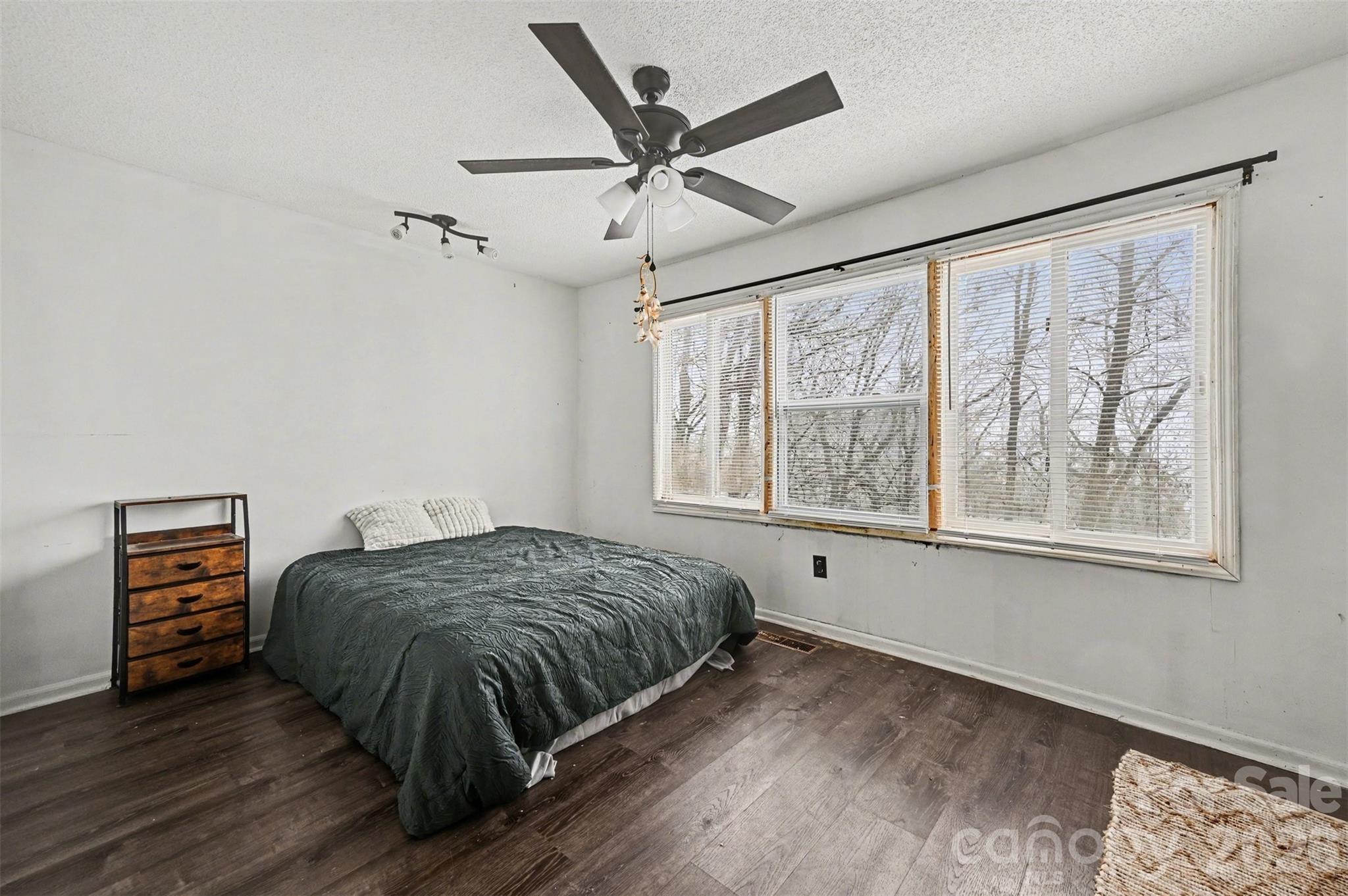 5495 Pine Ridge Drive