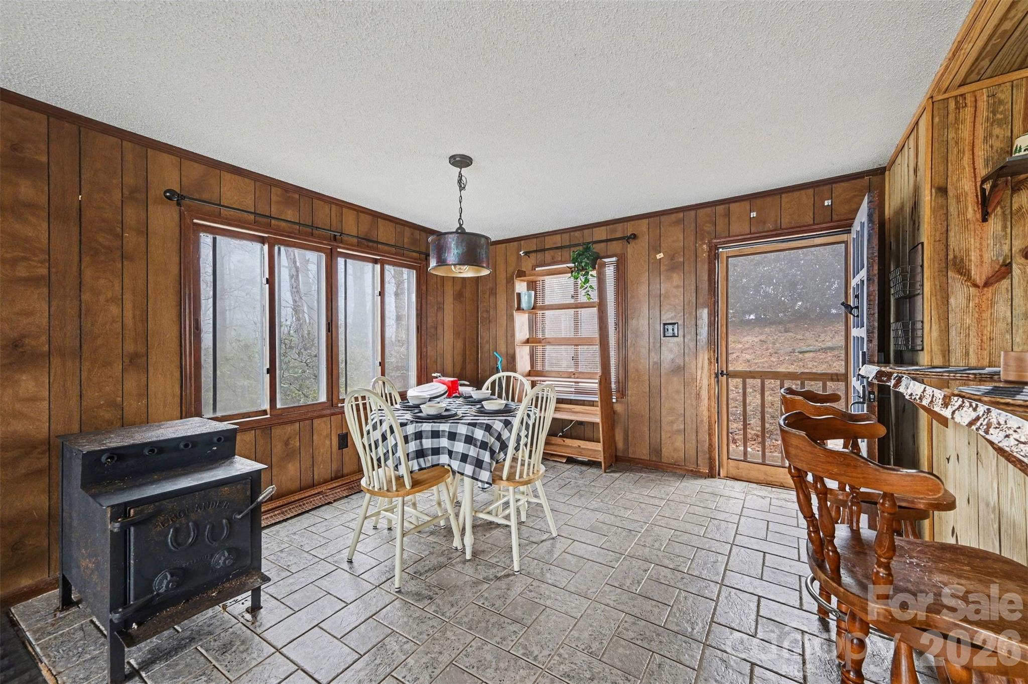 5495 Pine Ridge Drive