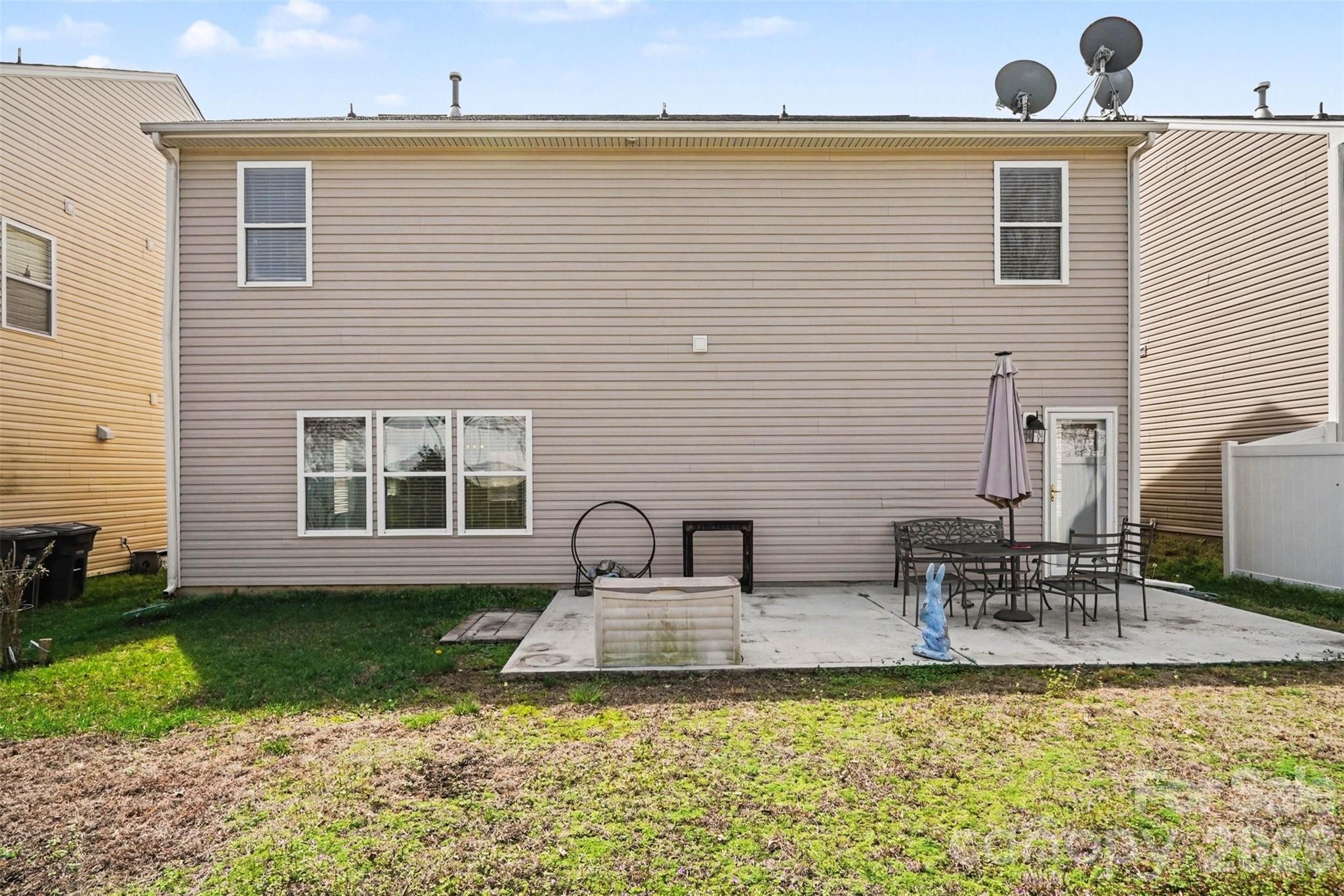 1061 Regal Manor Lane