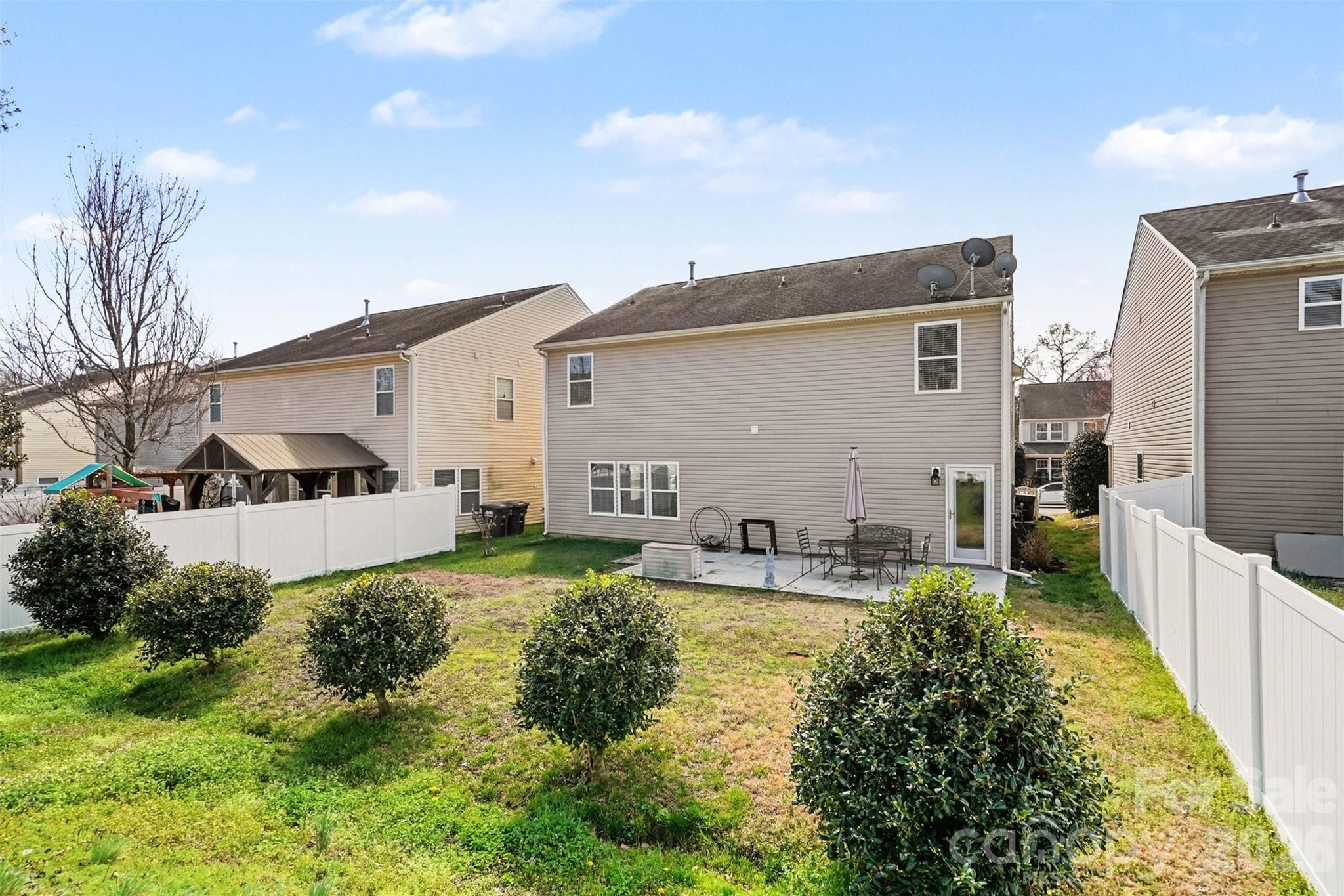 1061 Regal Manor Lane