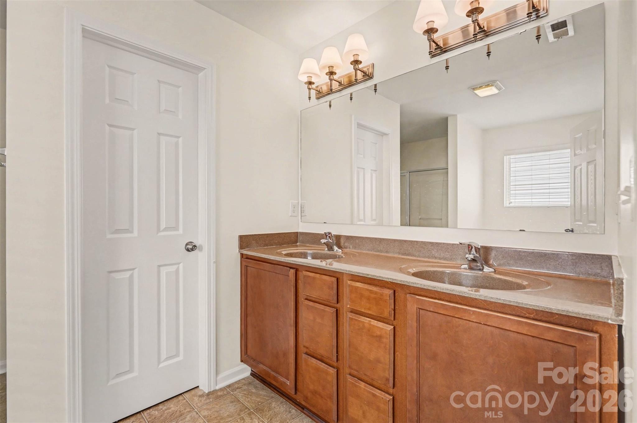1061 Regal Manor Lane