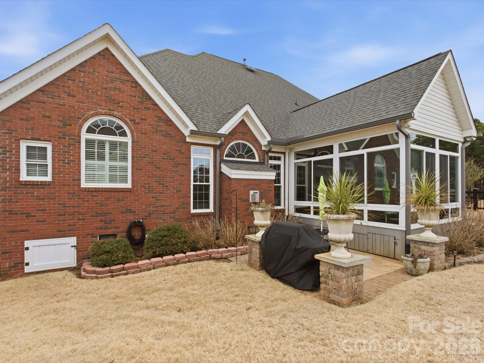 2289 Woodridge Drive