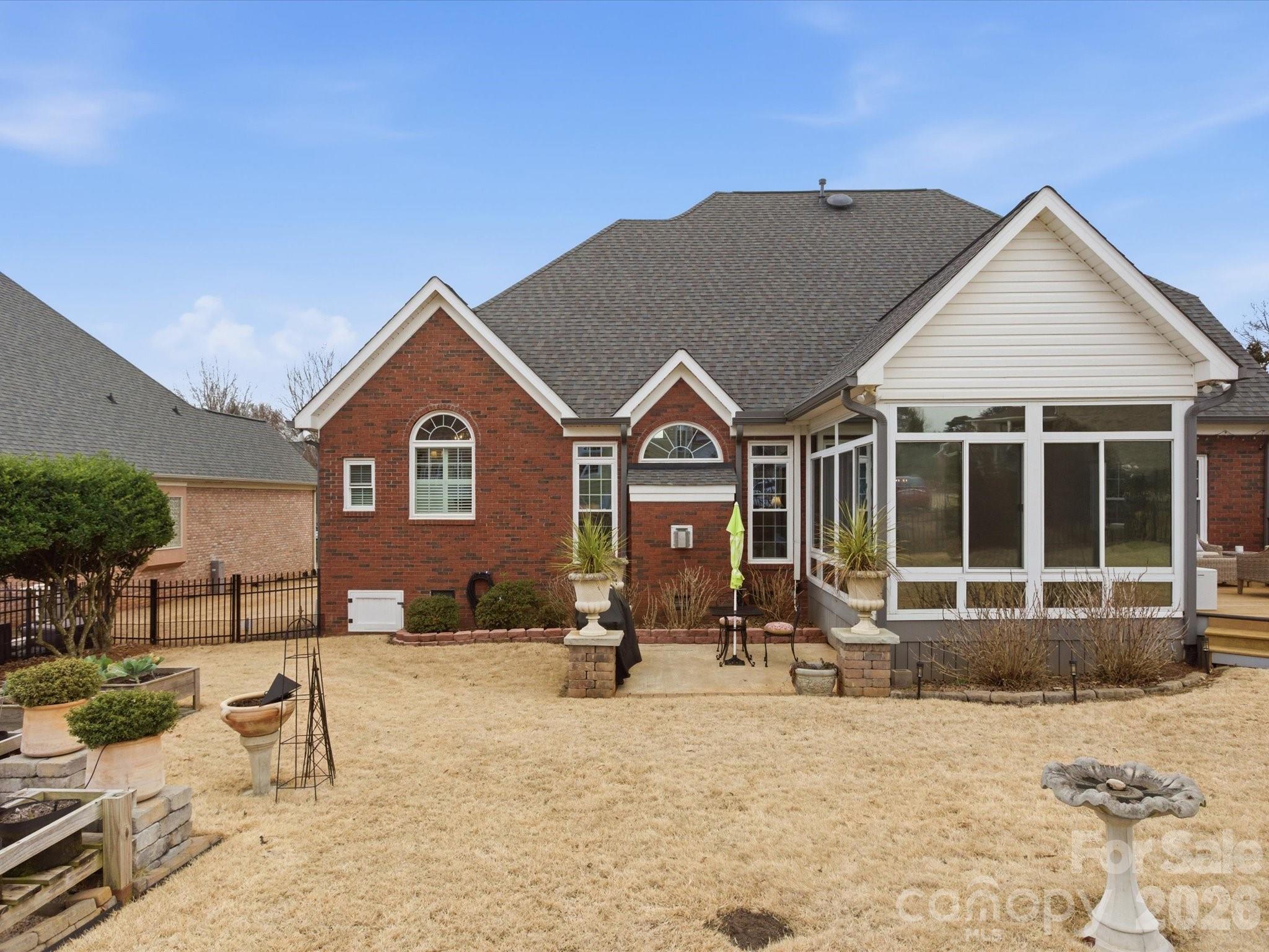 2289 Woodridge Drive