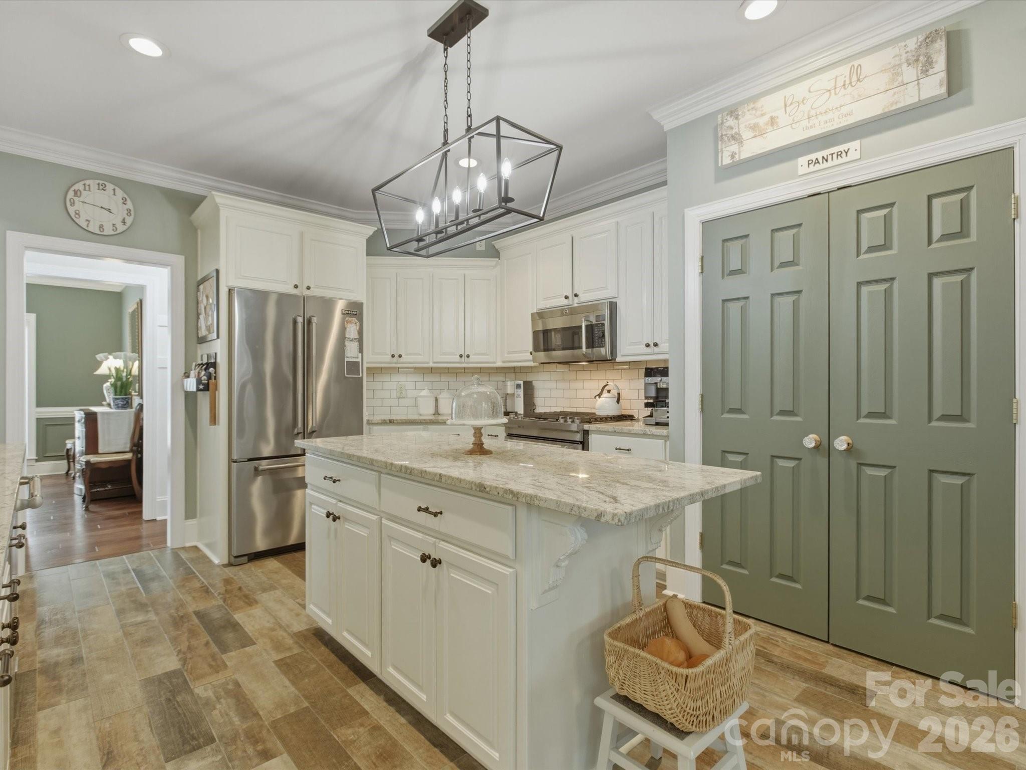 2289 Woodridge Drive