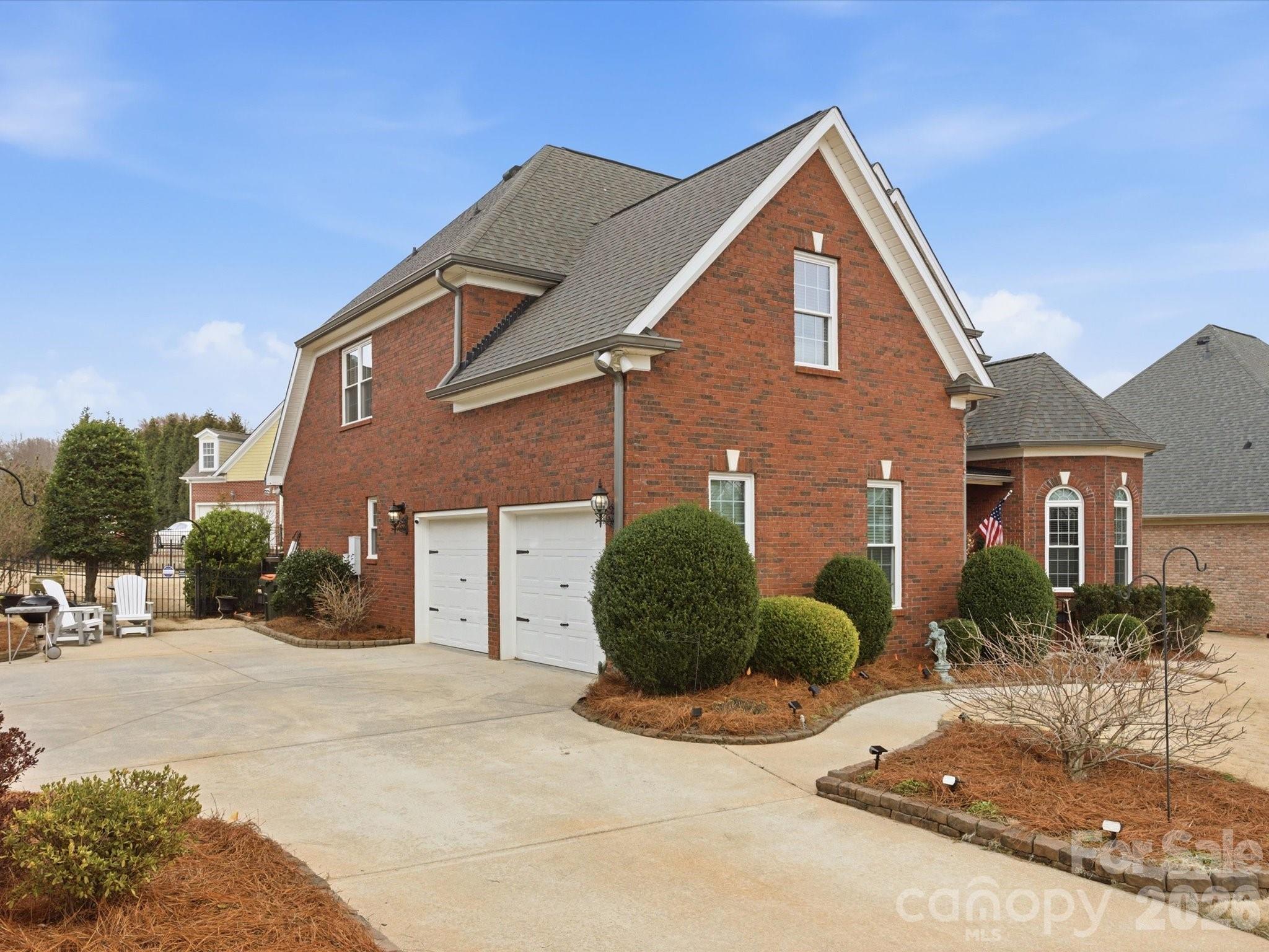2289 Woodridge Drive