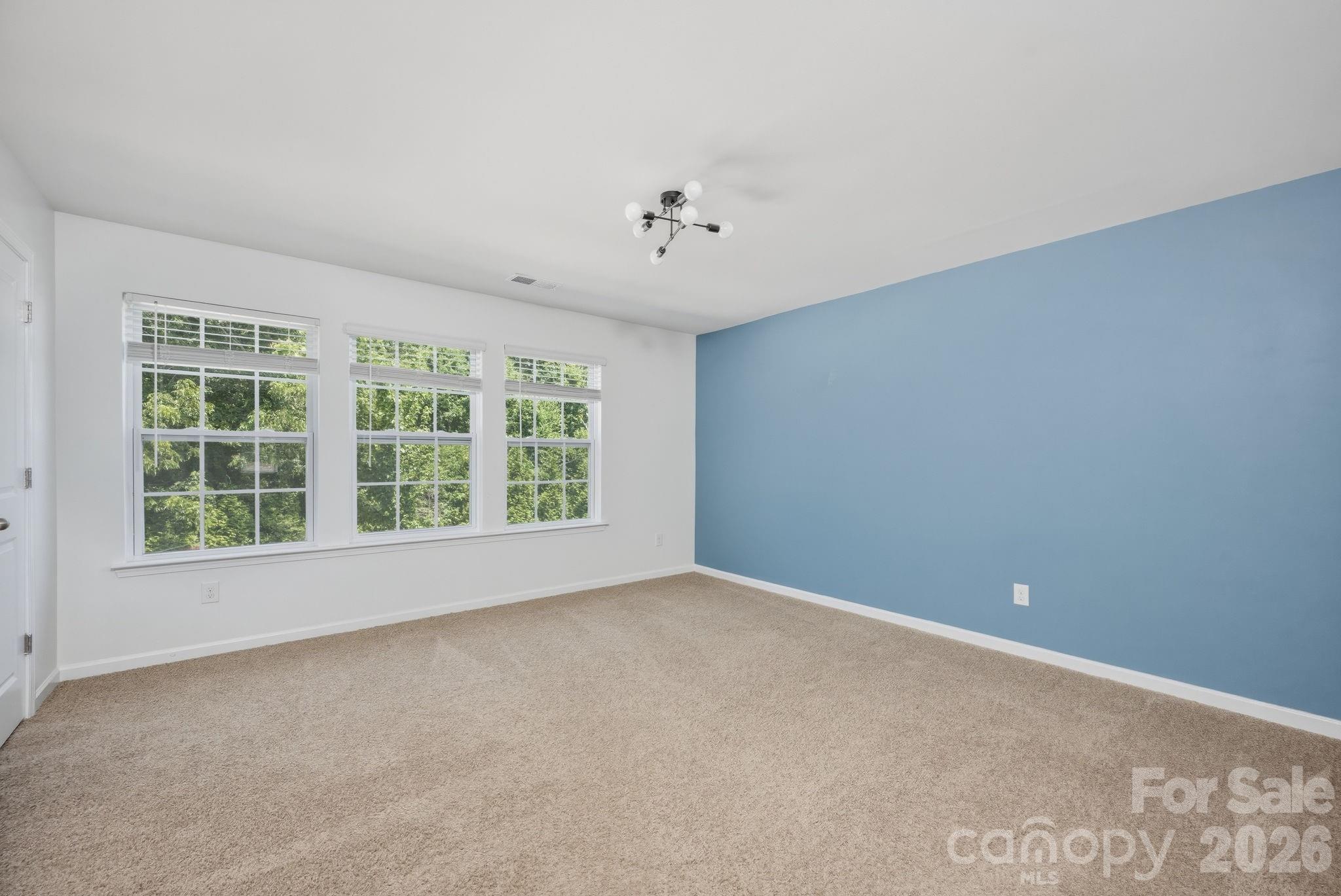 116 Kingsway Drive