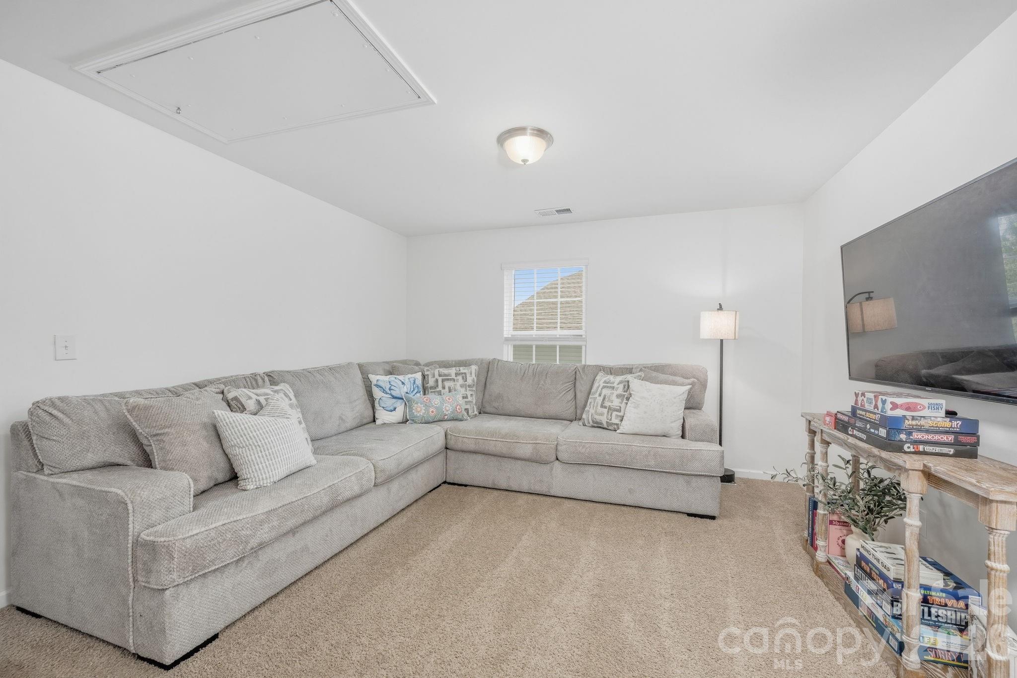 116 Kingsway Drive