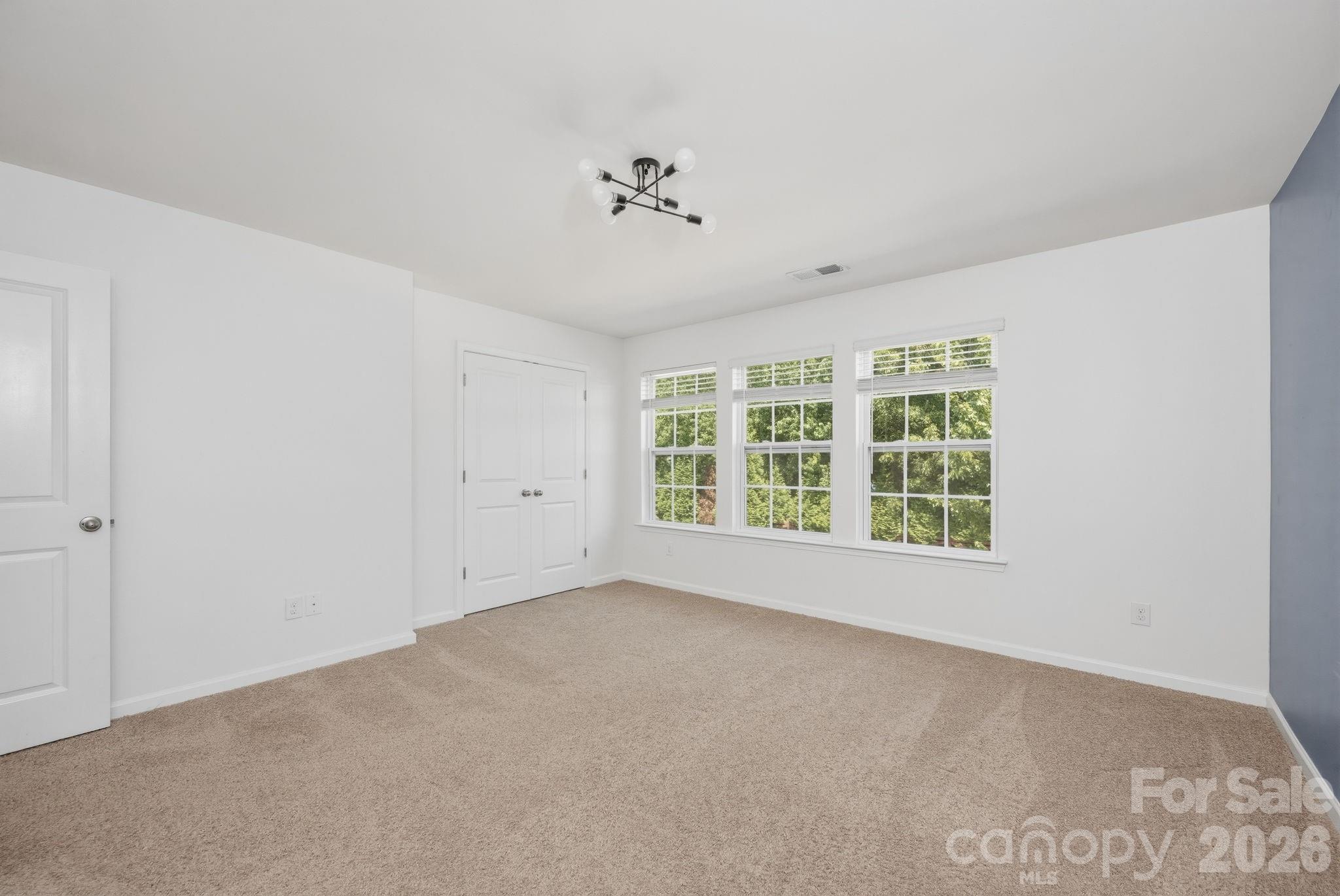 116 Kingsway Drive