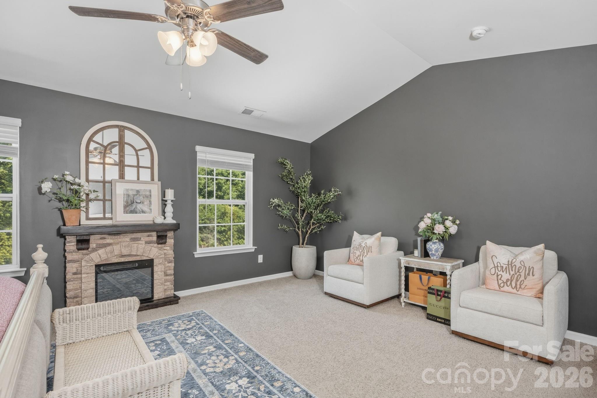 116 Kingsway Drive