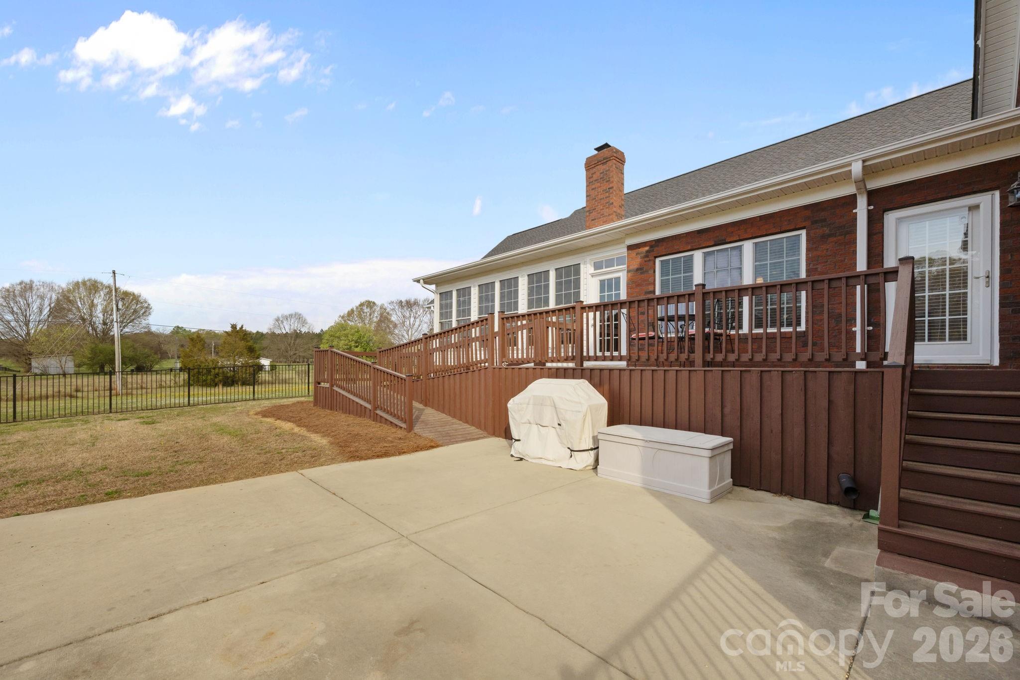419 Old Dutch Road W