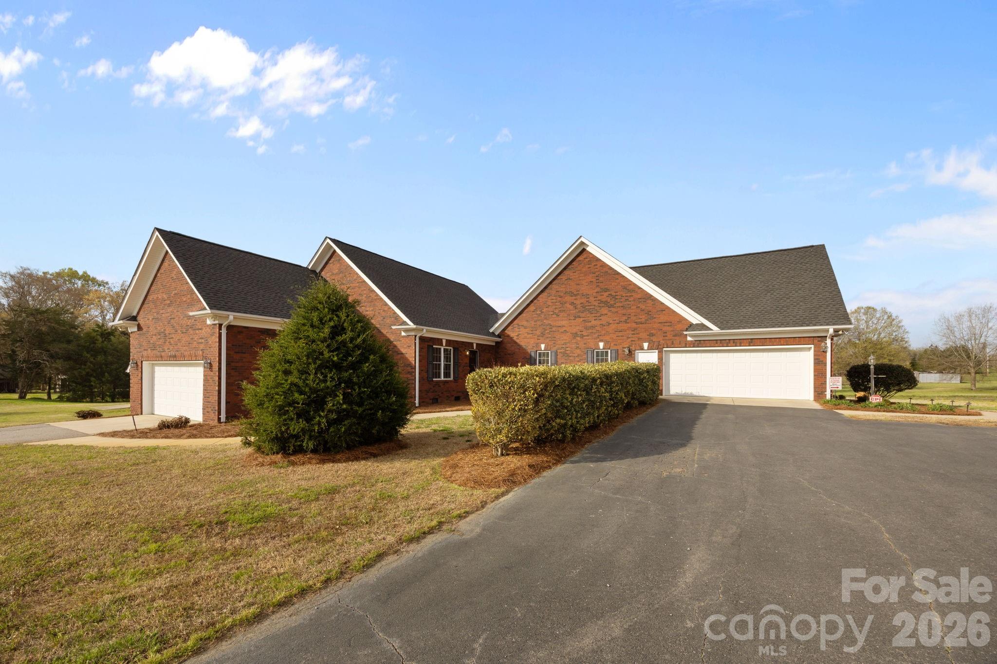 419 Old Dutch Road W