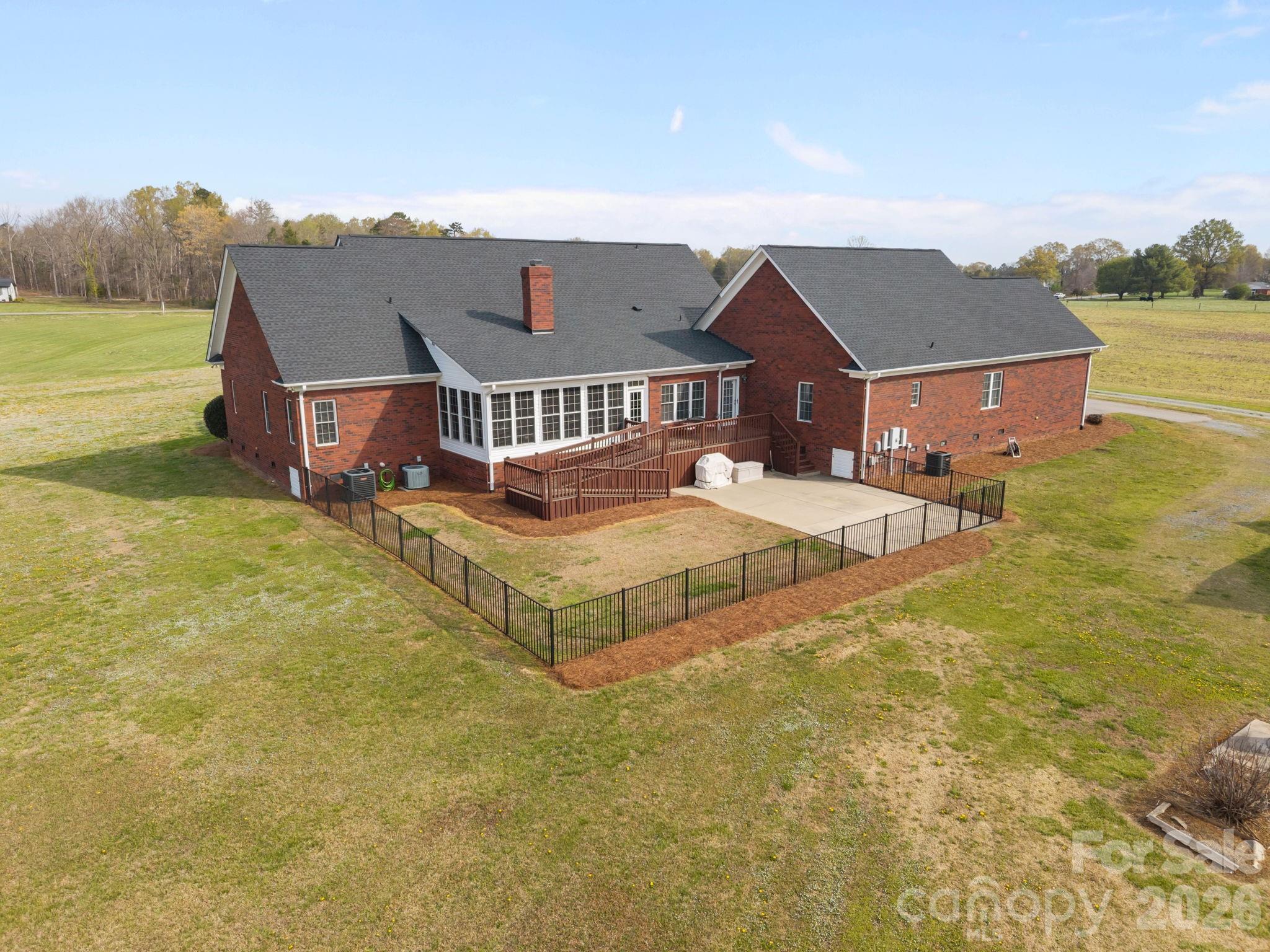 419 Old Dutch Road W