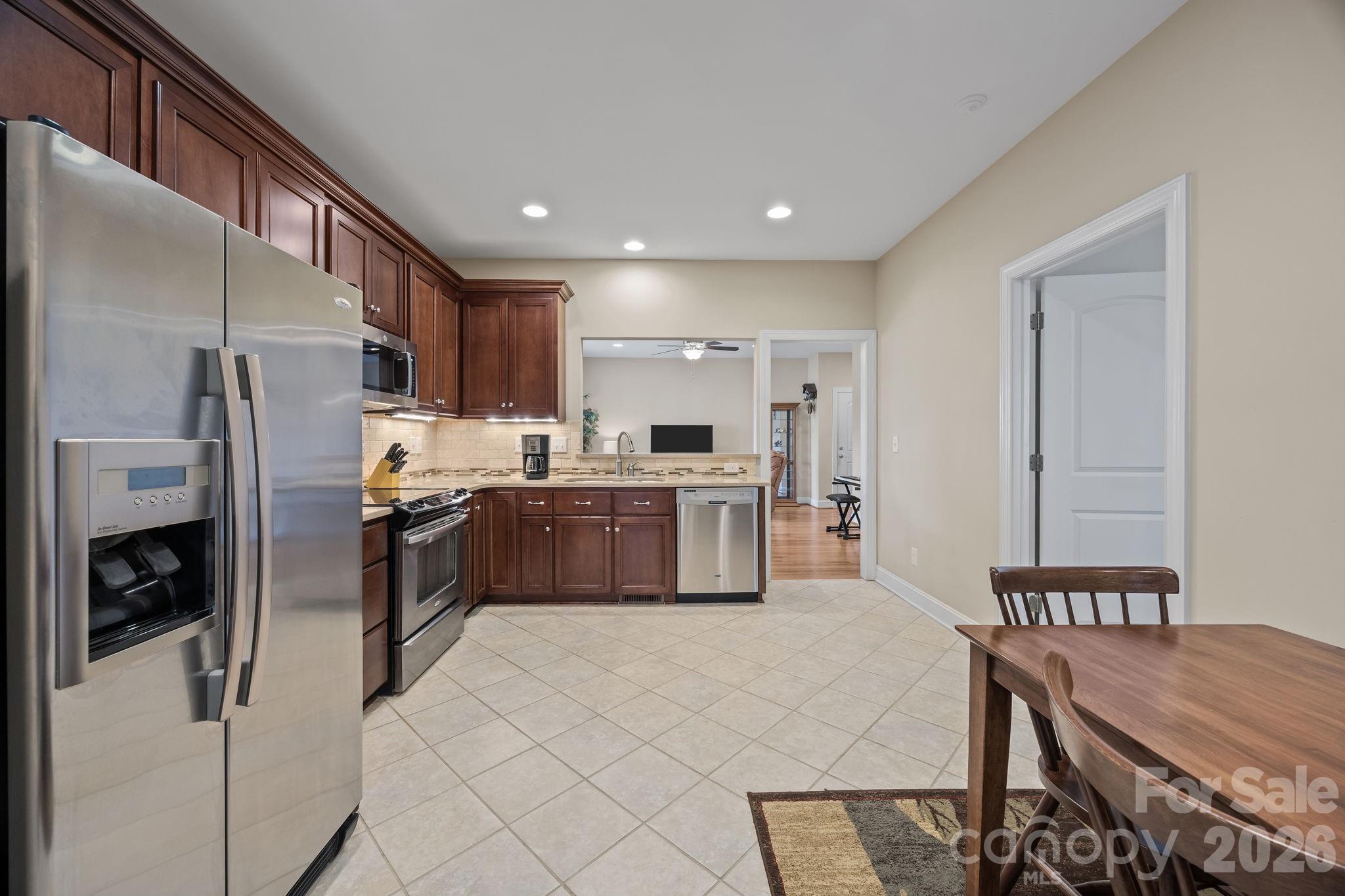 419 Old Dutch Road W