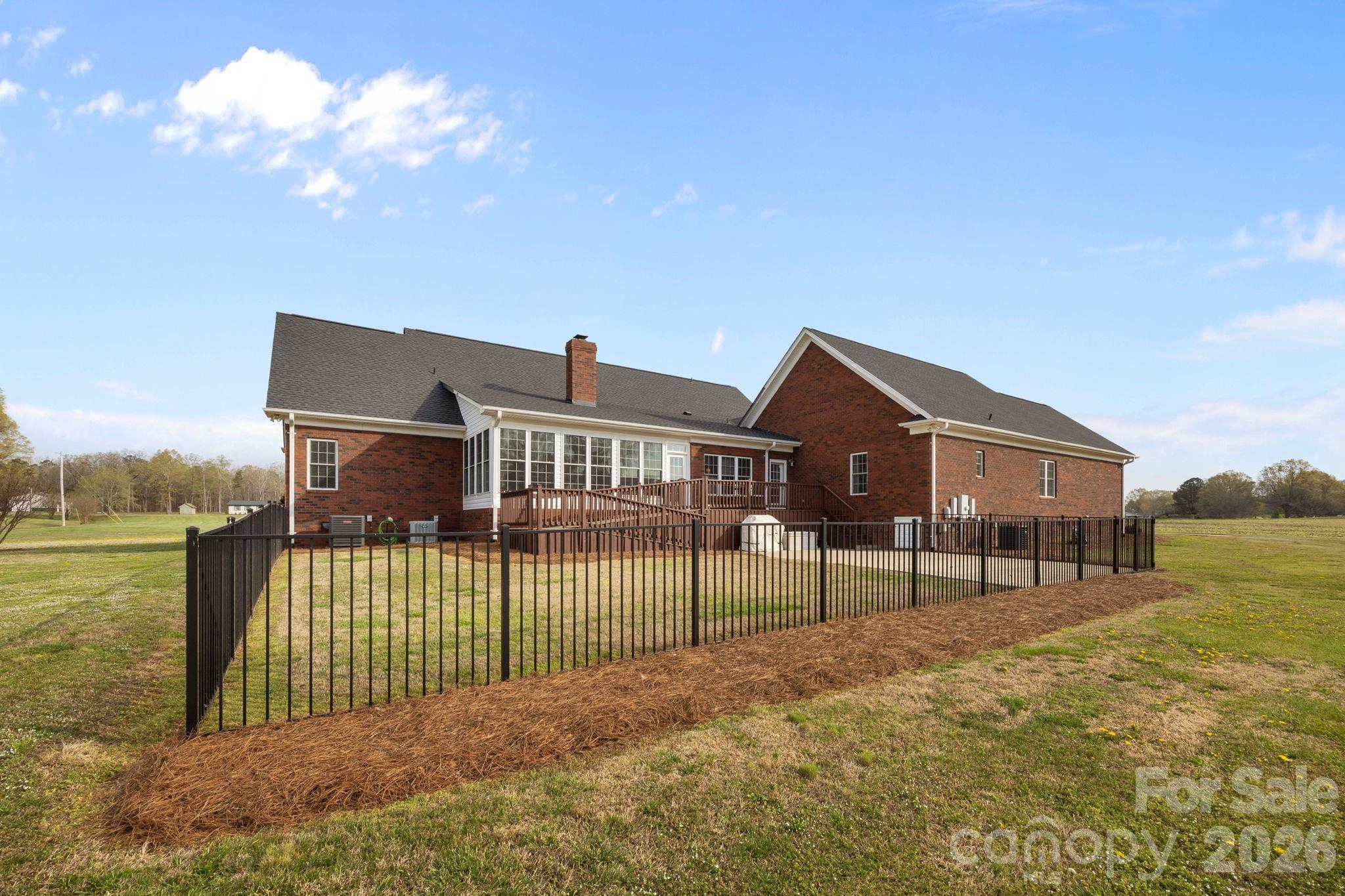 419 Old Dutch Road W