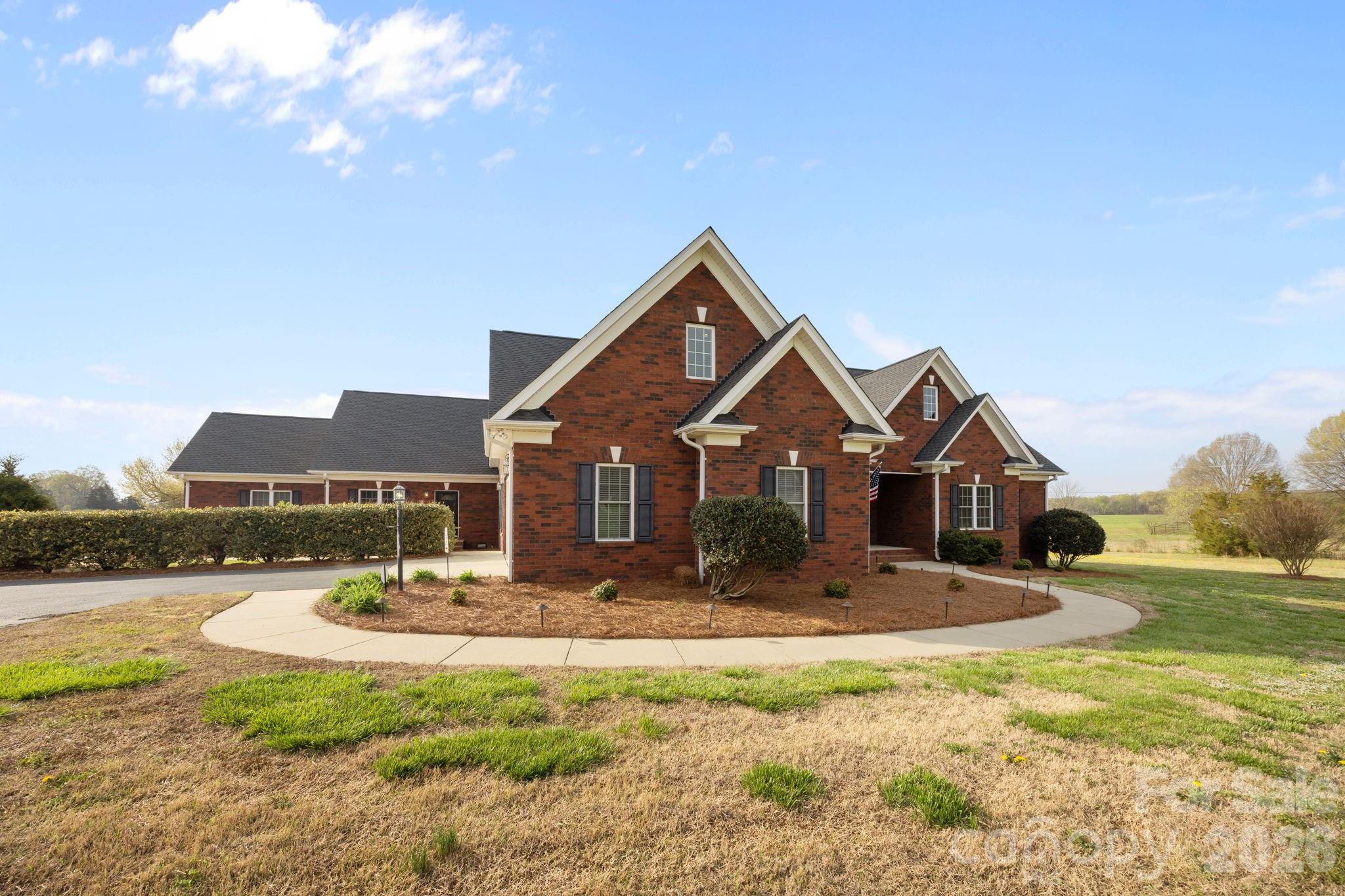 419 Old Dutch Road W