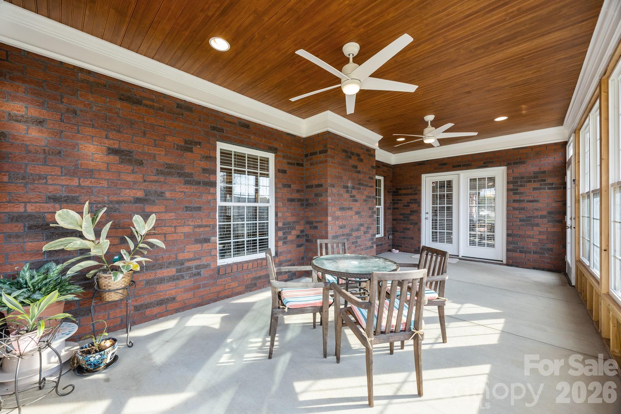 419 Old Dutch Road W