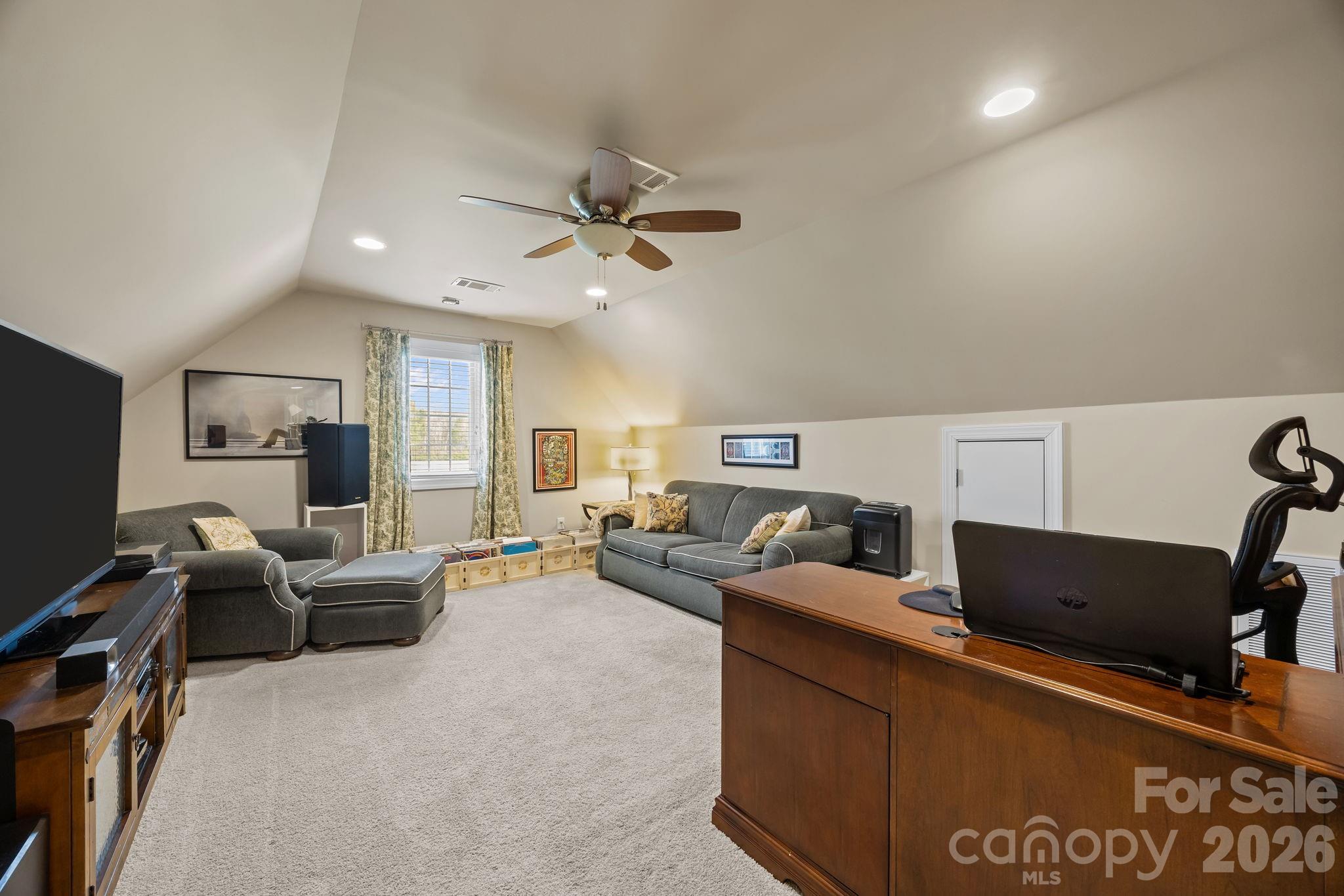 419 Old Dutch Road W