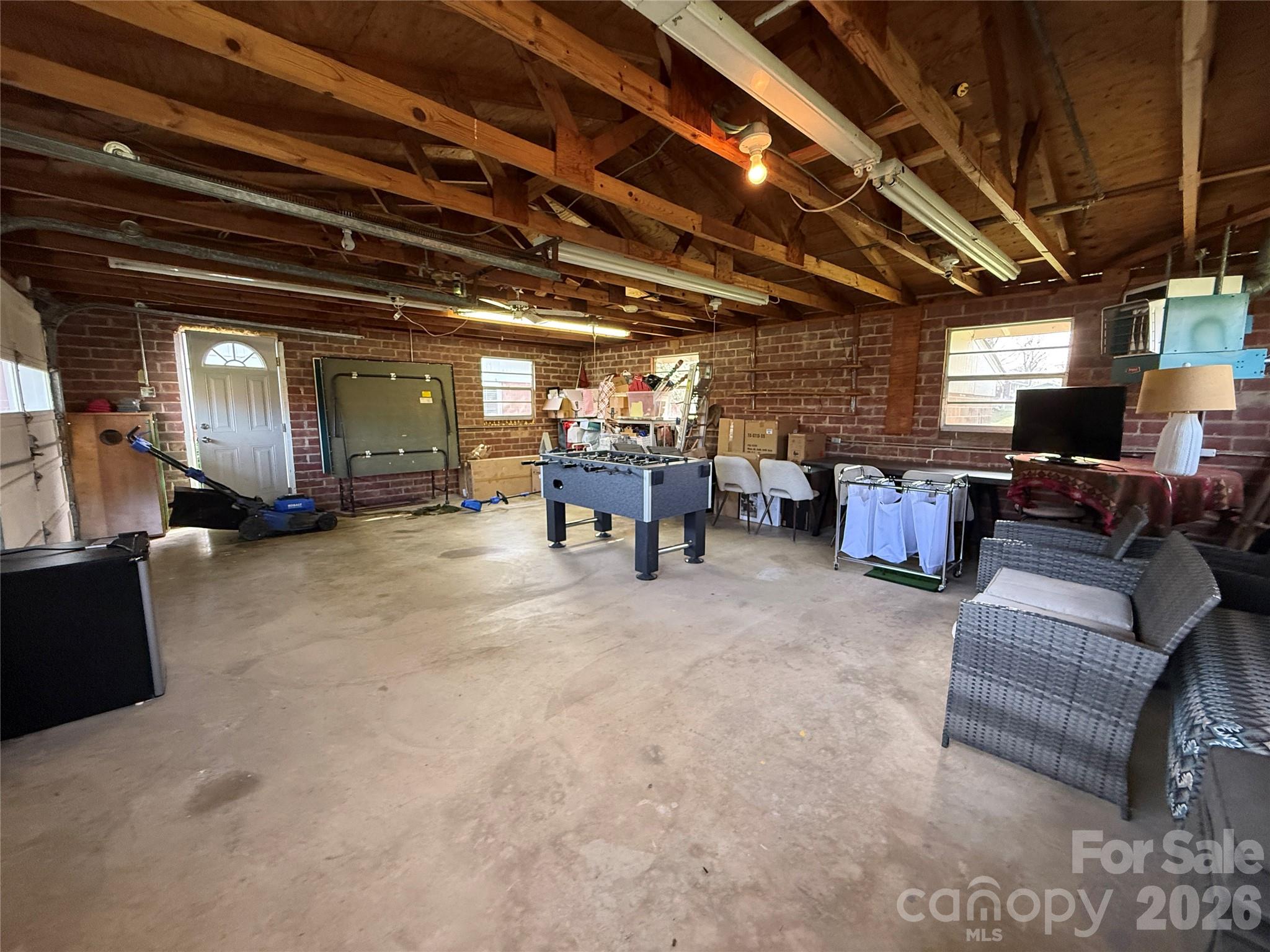 1435 Freeman Avenue