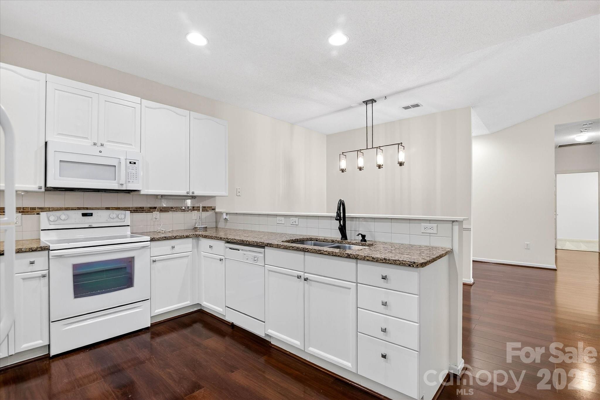 4492 Antelope Lane