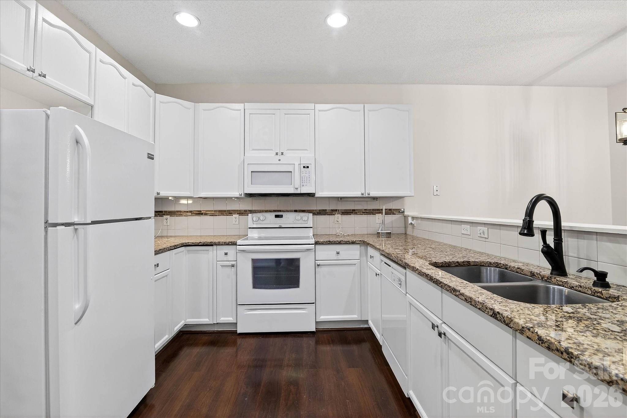 4492 Antelope Lane