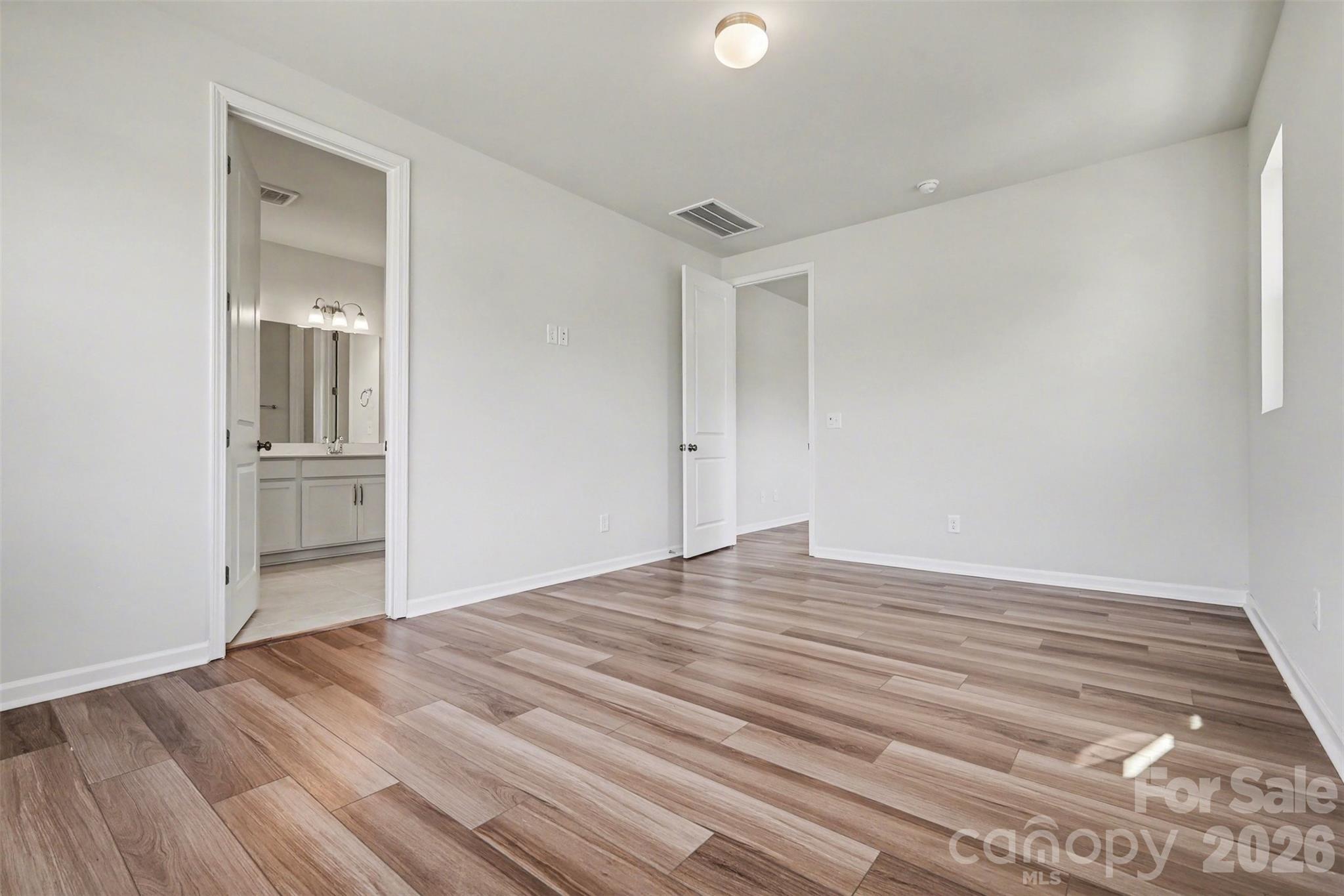 105 Renny Alley