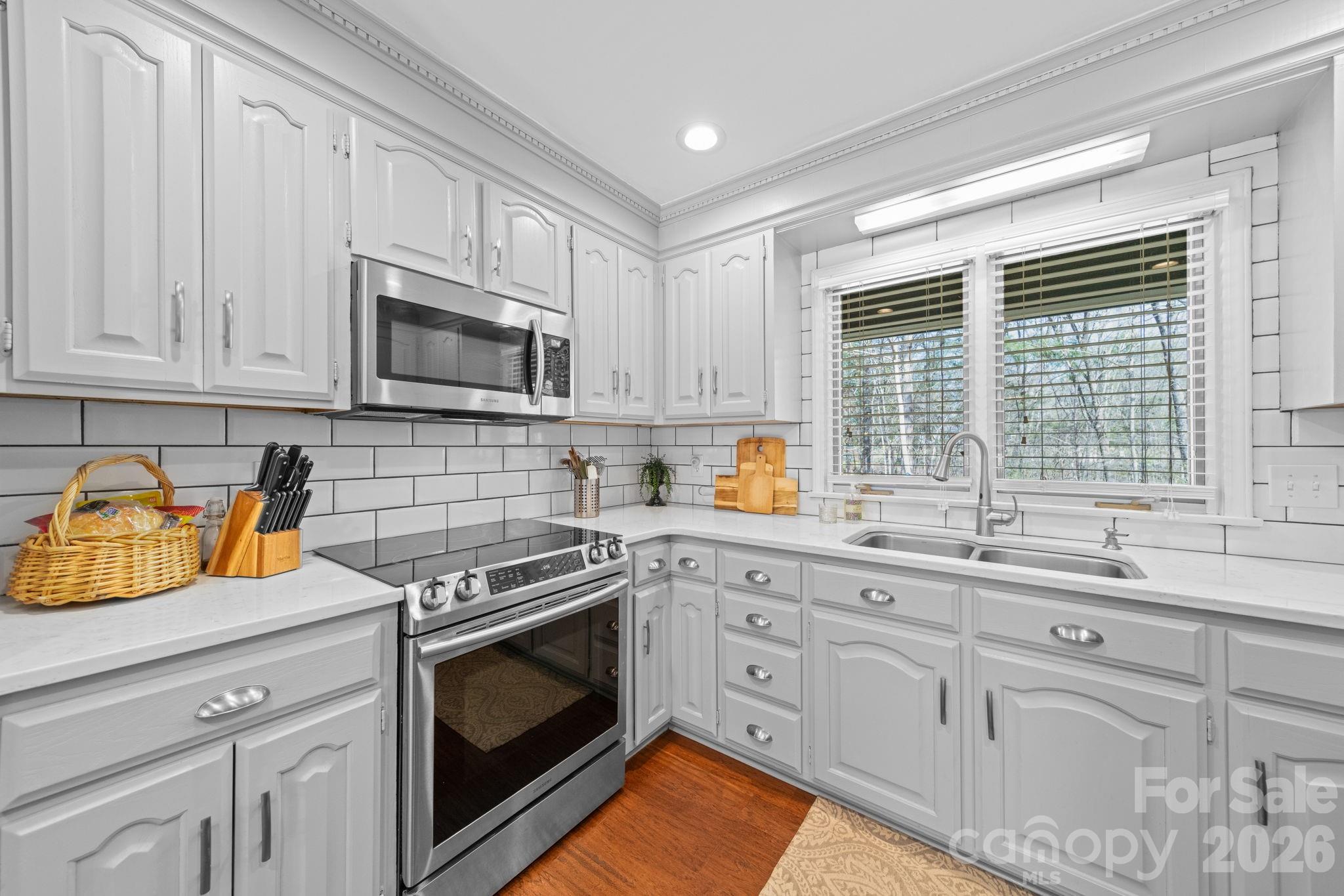 208 Falcon Drive